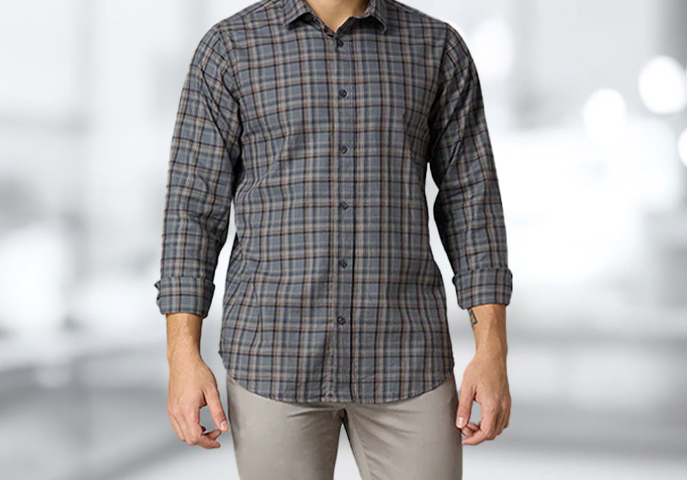 How to Dress Up a Casual Shirt for a Smart-Casual Look