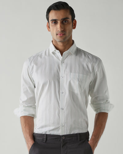 White/Pista shirts crafted in 100% cotton