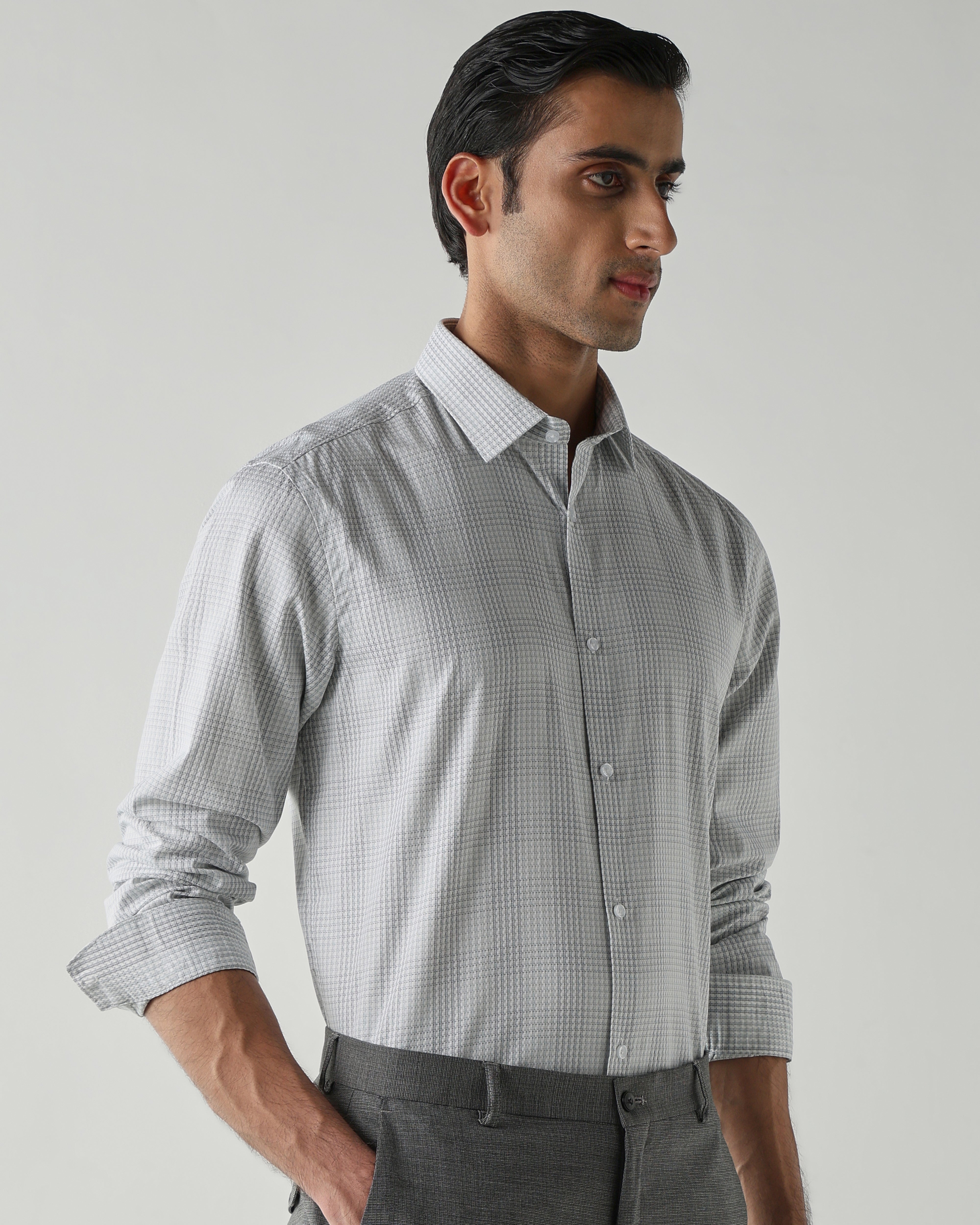 Grey/Pista shirts crafted in 100% cotton