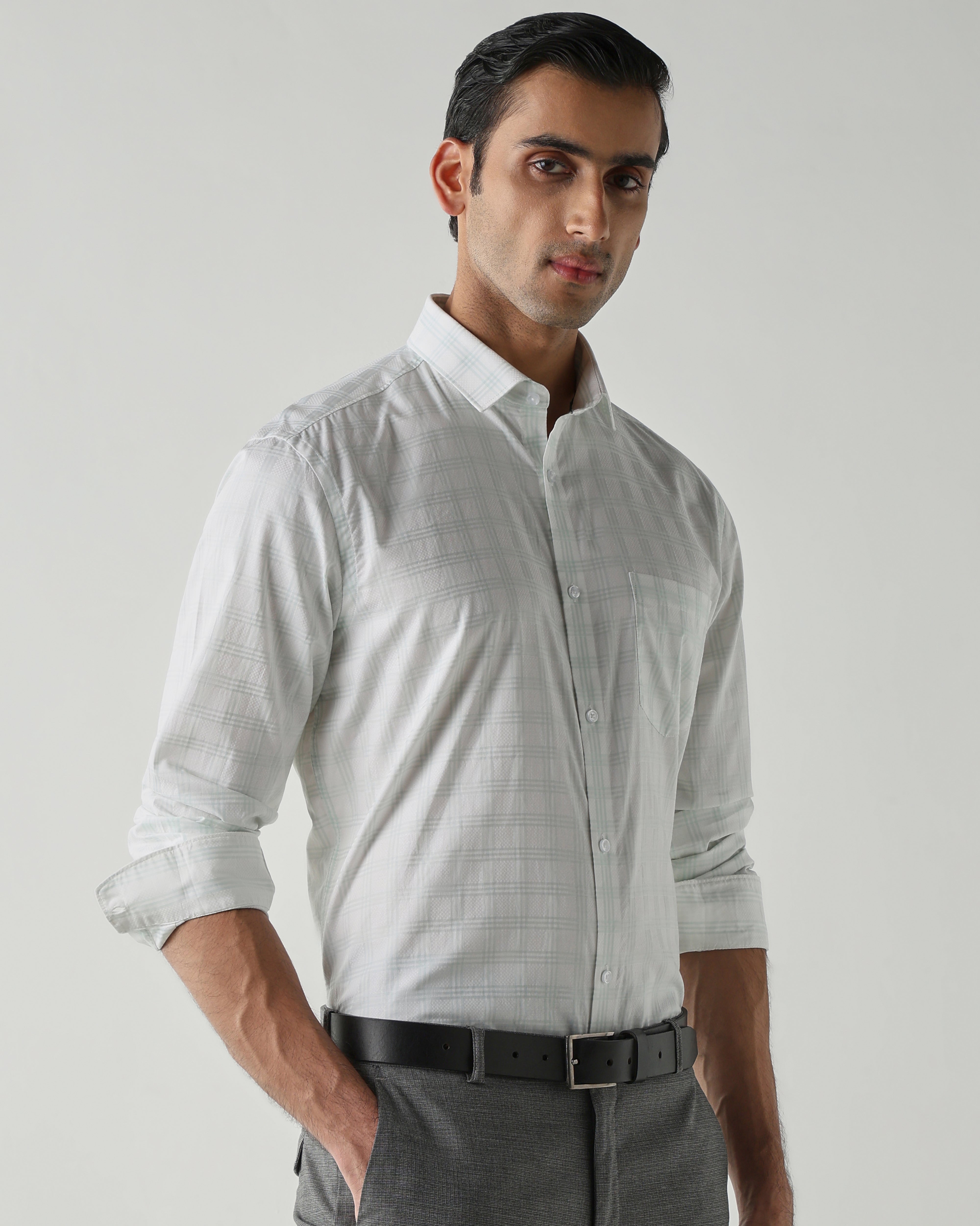 White/Pista shirts crafted in 100% cotton fabric