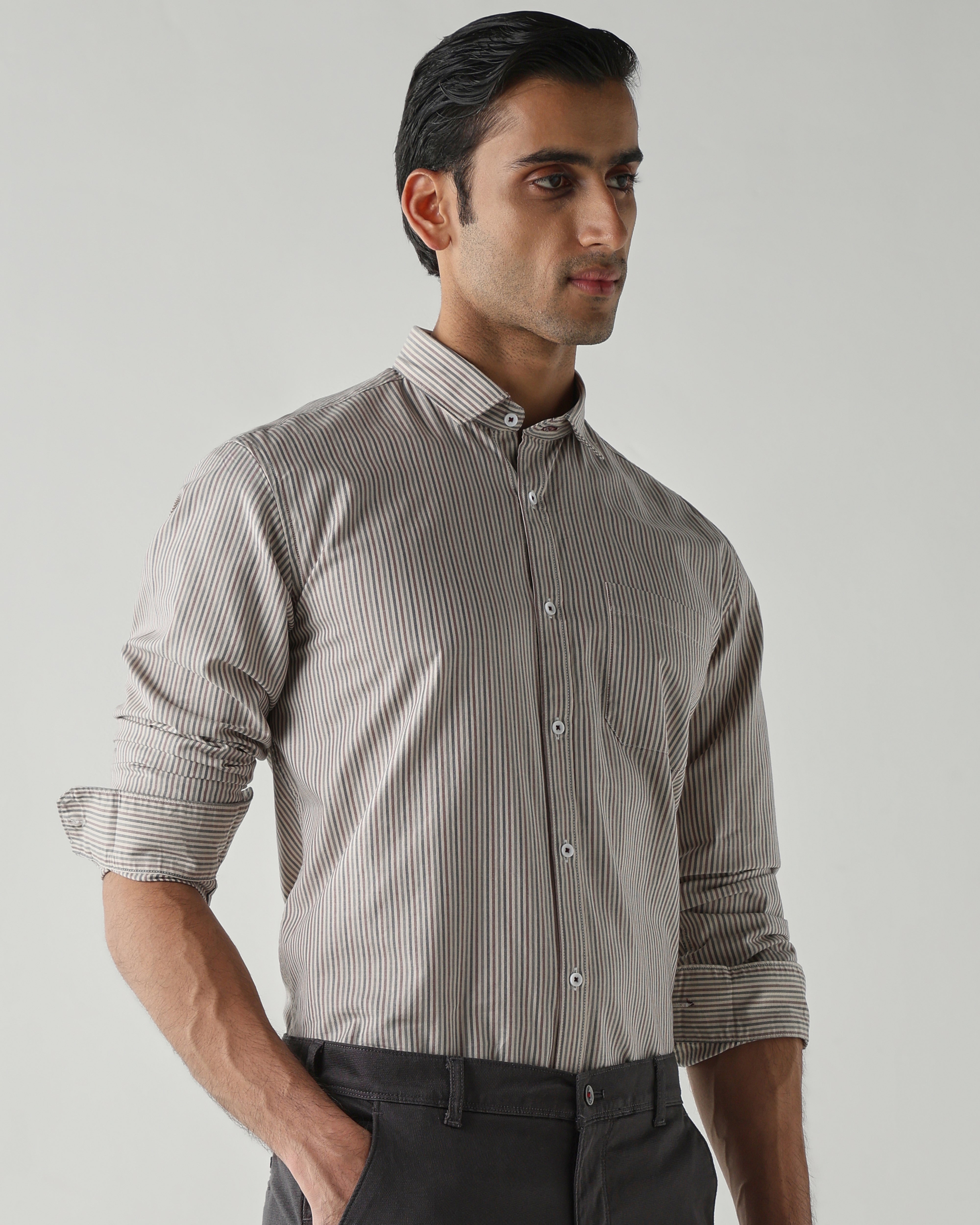 Navy/Red shirts crafted in 100% cotton,