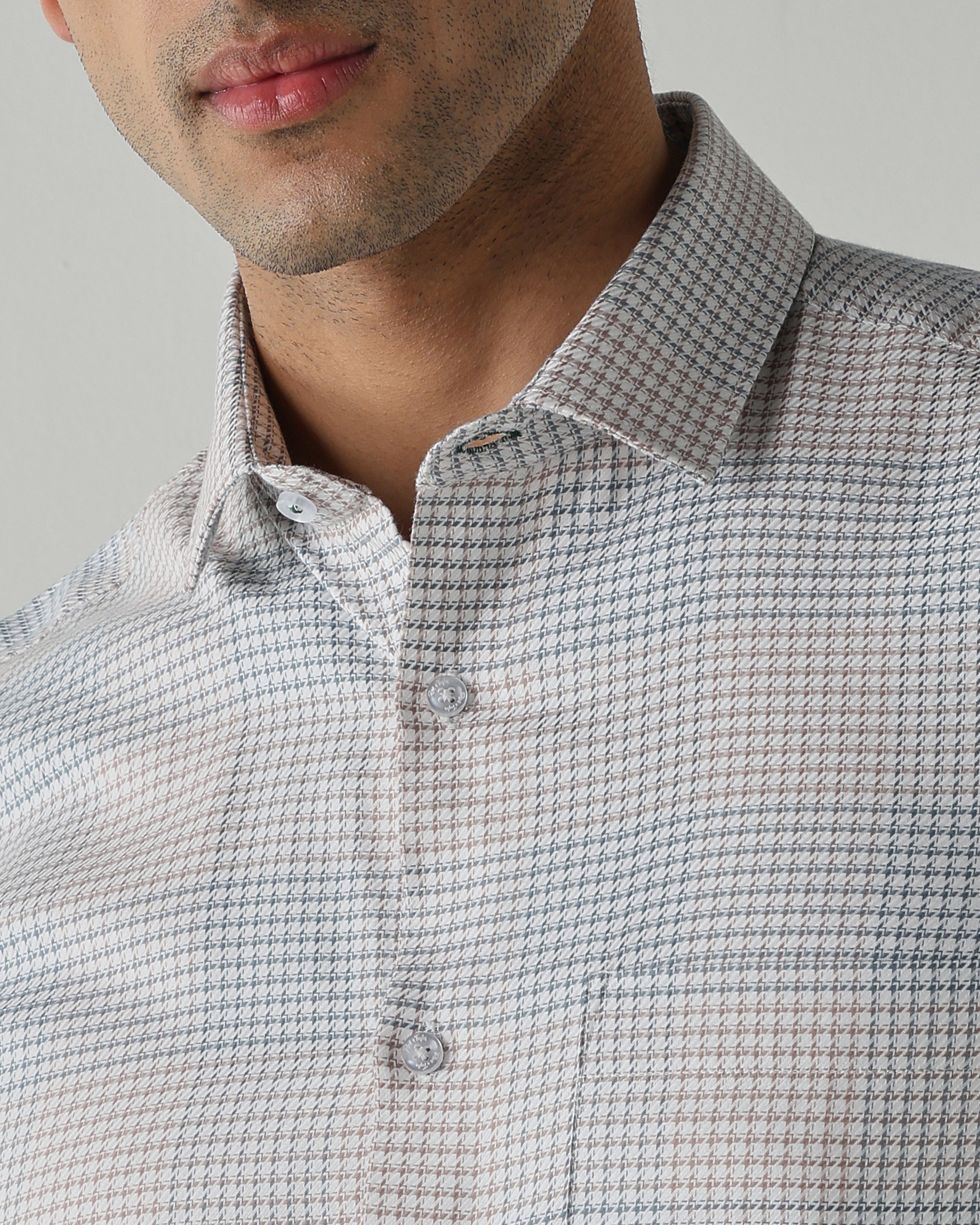 Tangerine/Brown shirts crafted in 100% cotton,