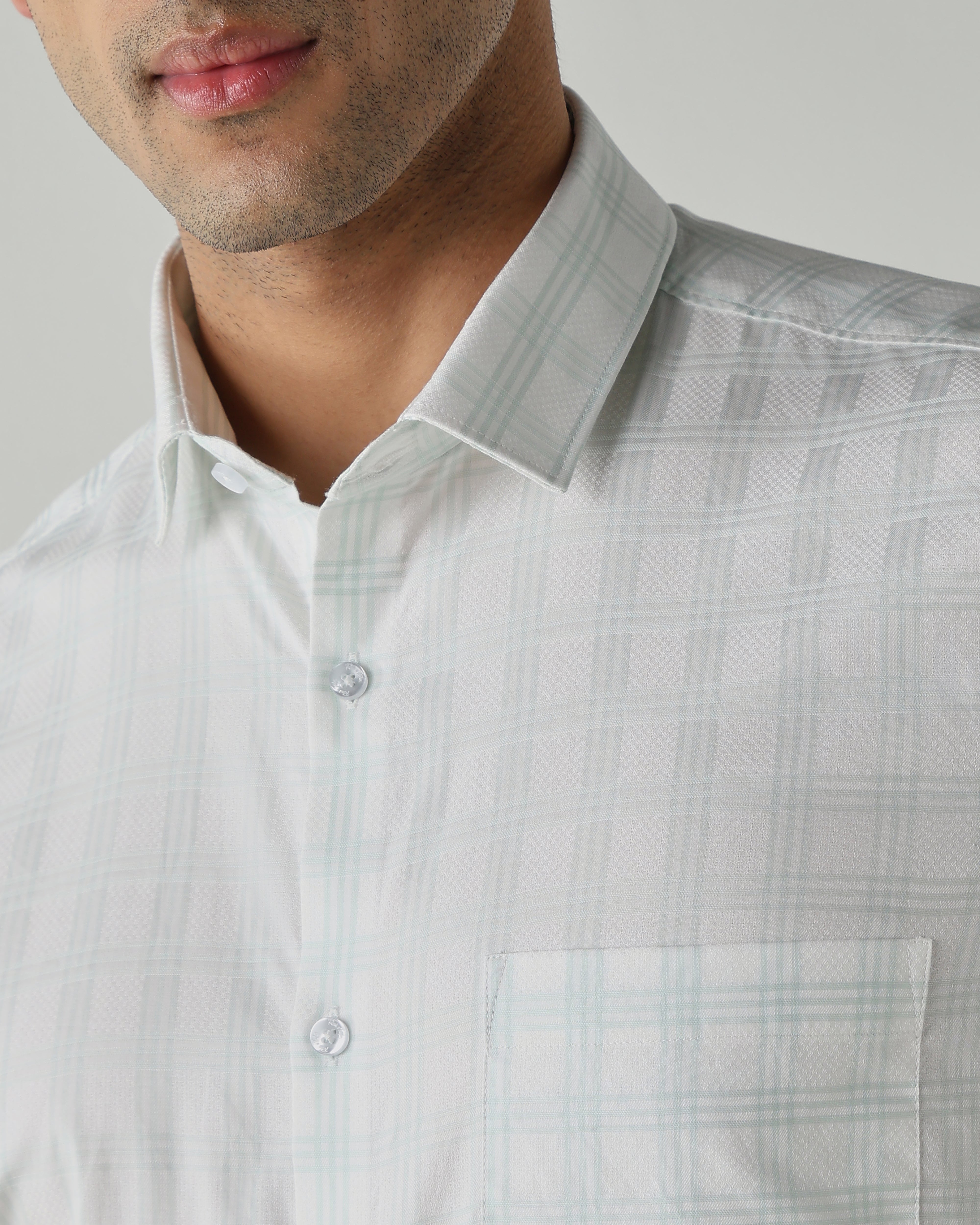 White/Pista shirts crafted in 100% cotton fabric