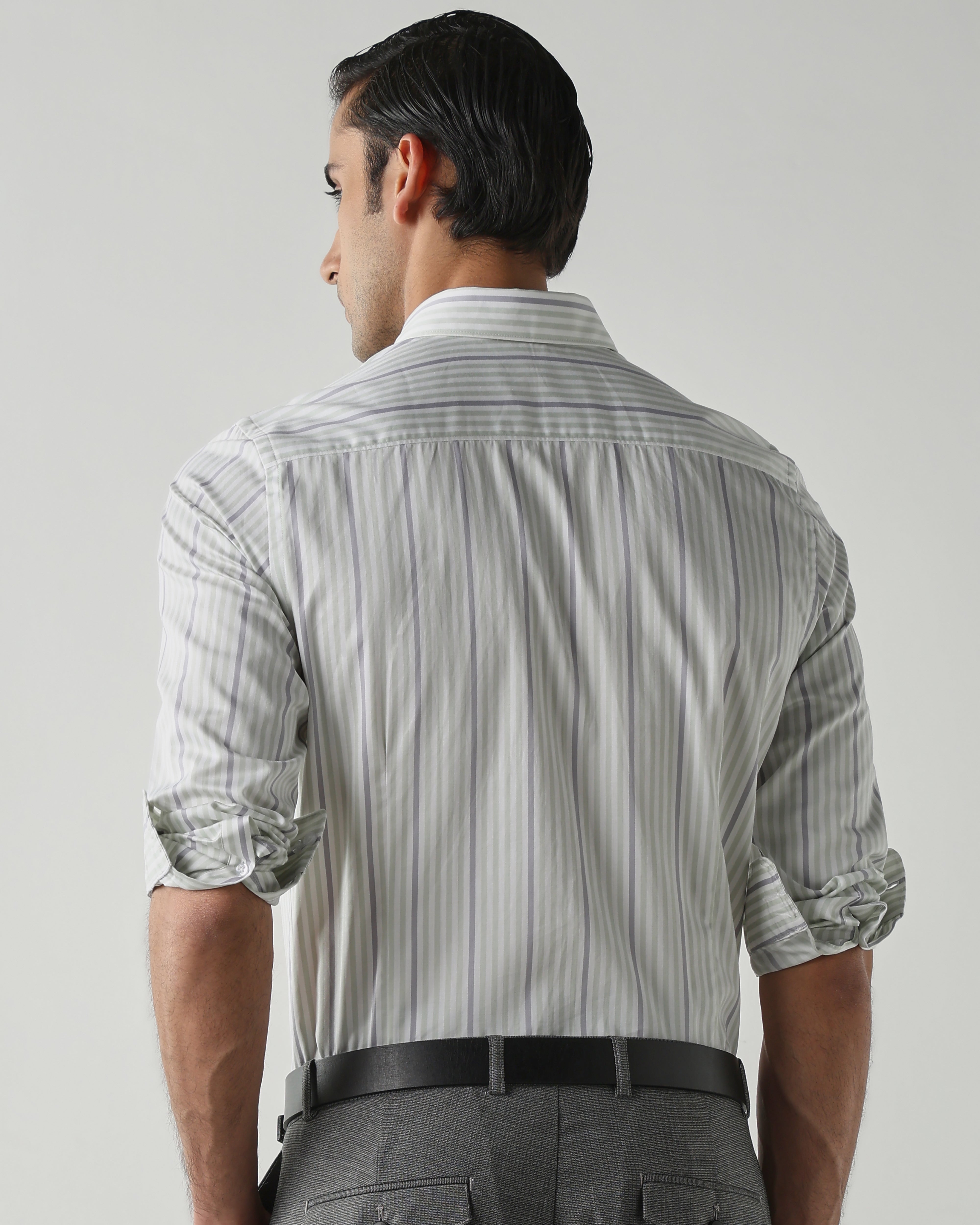 Grey/Pista shirts crafted in 100% cotton,