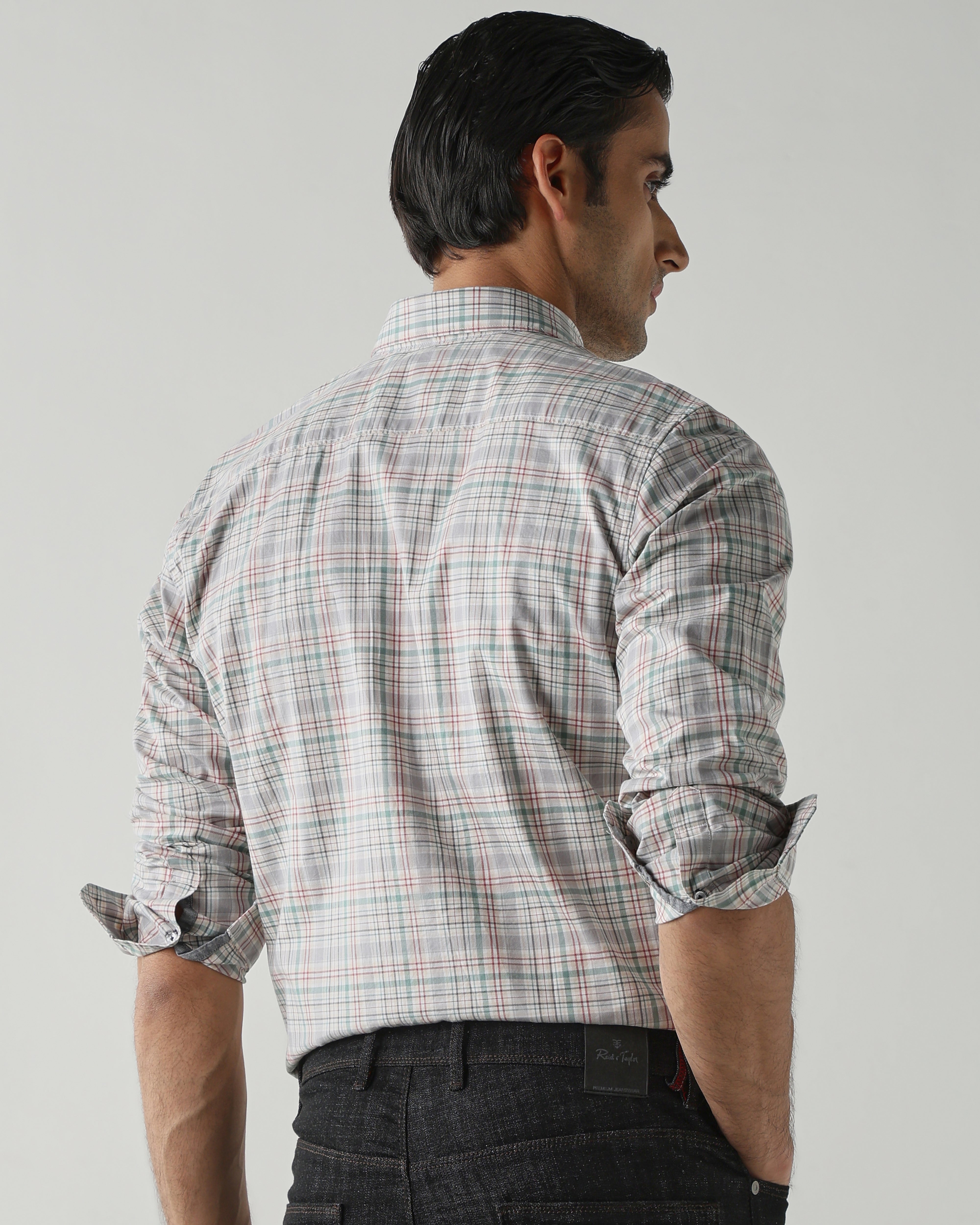 Maroon/Green shirts crafted in 100% cotton,