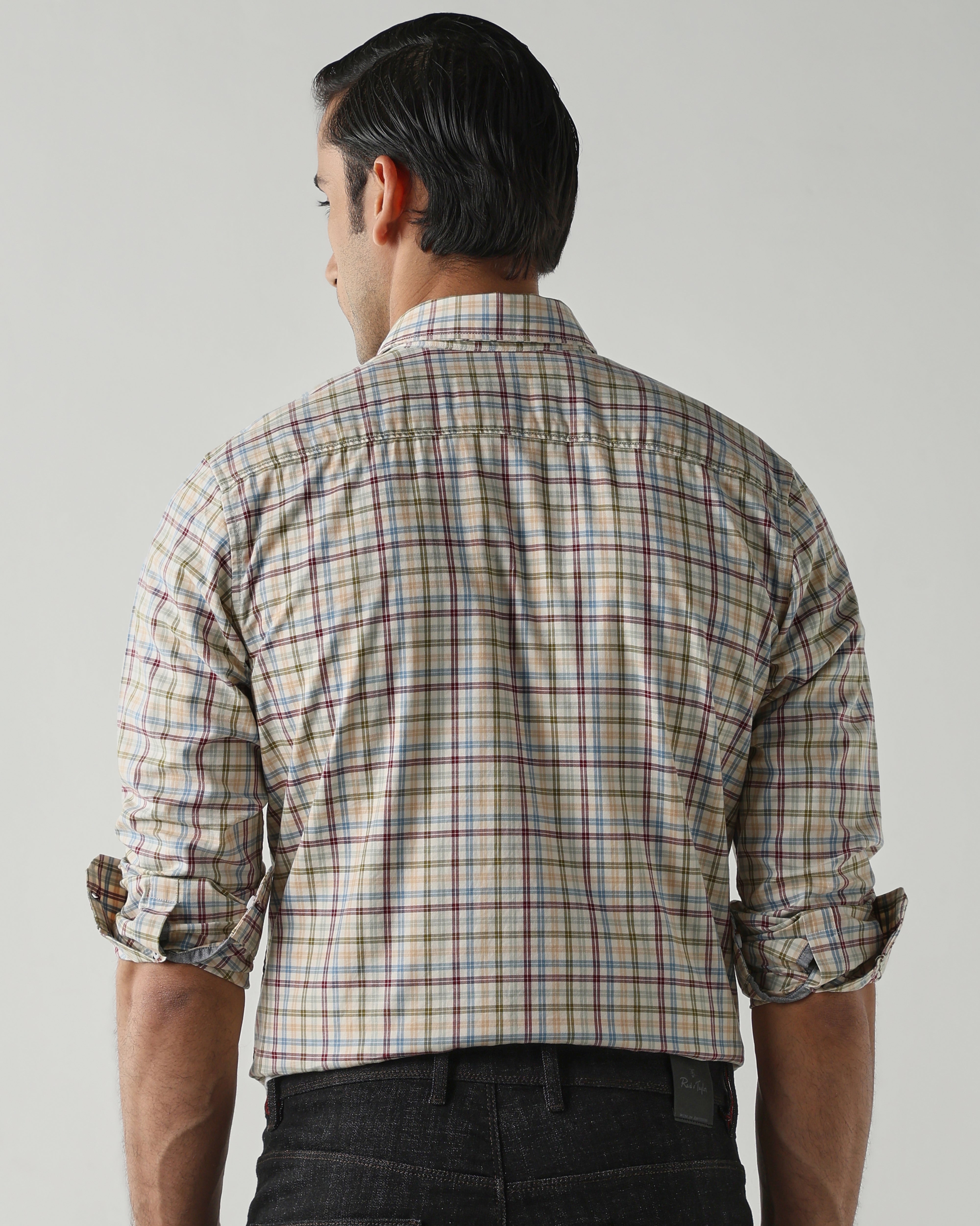 Green/Red shirts crafted in 100% cotton,