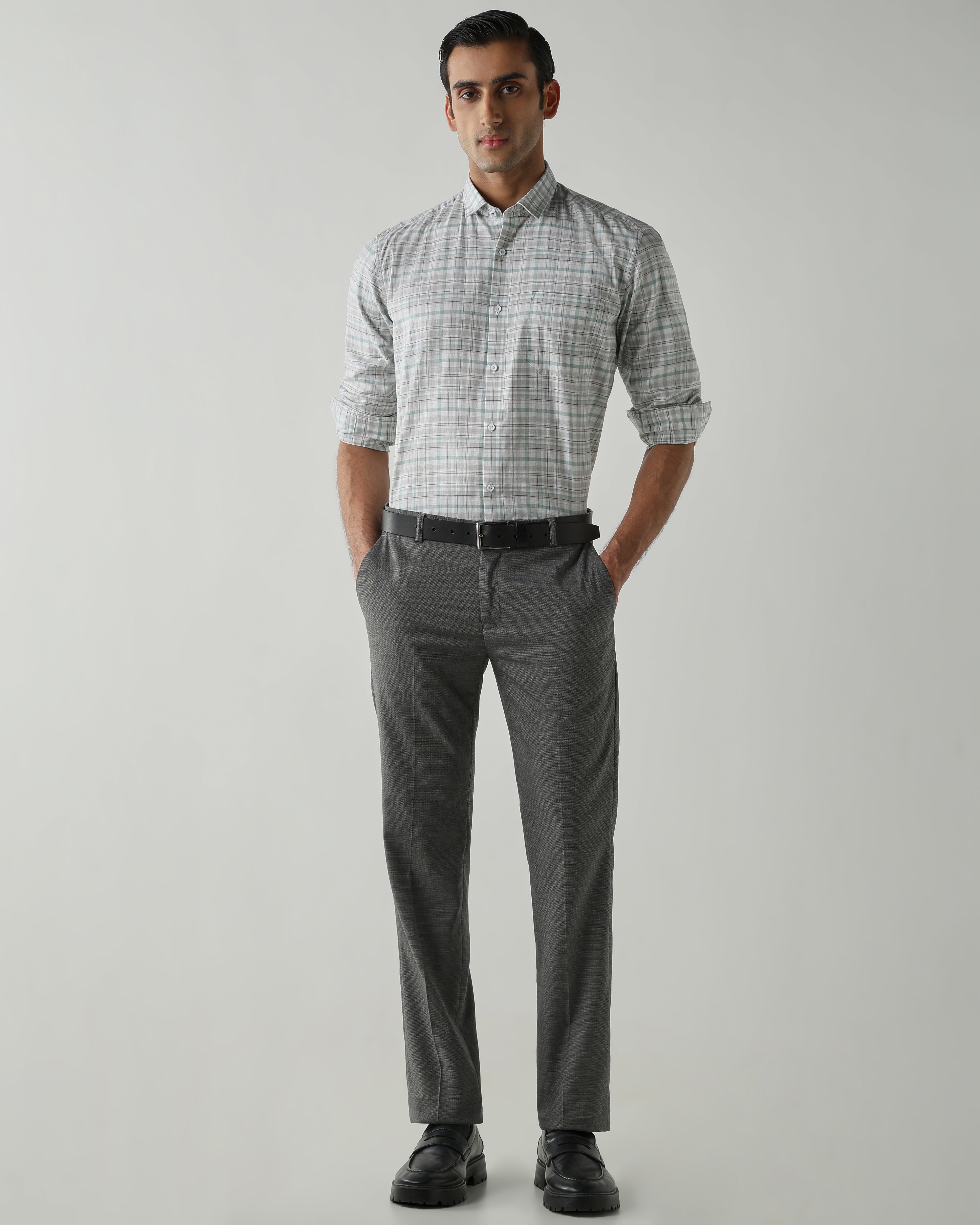 WHITE/GREEN shirts crafted in 100% cotton,