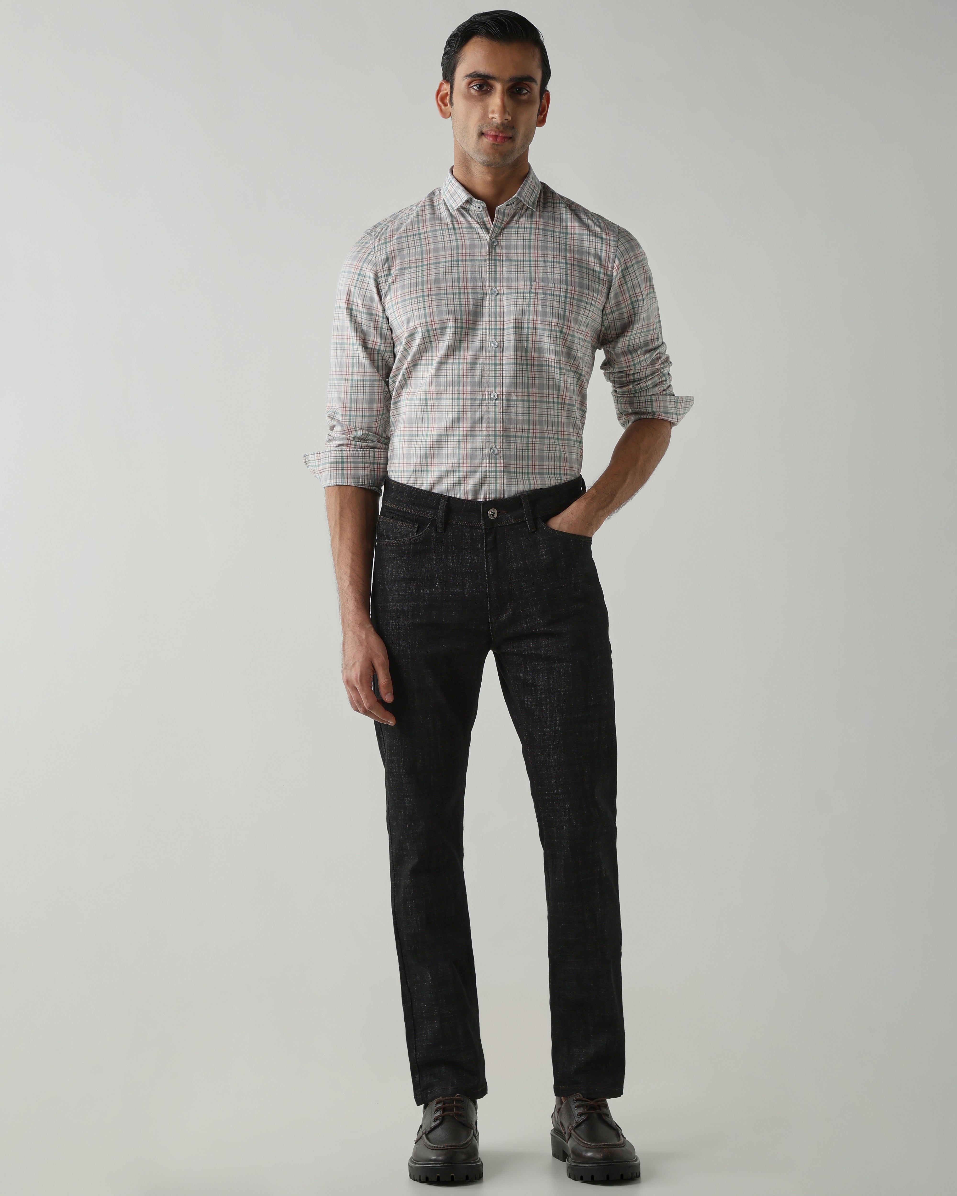 Maroon/Green shirts crafted in 100% cotton,