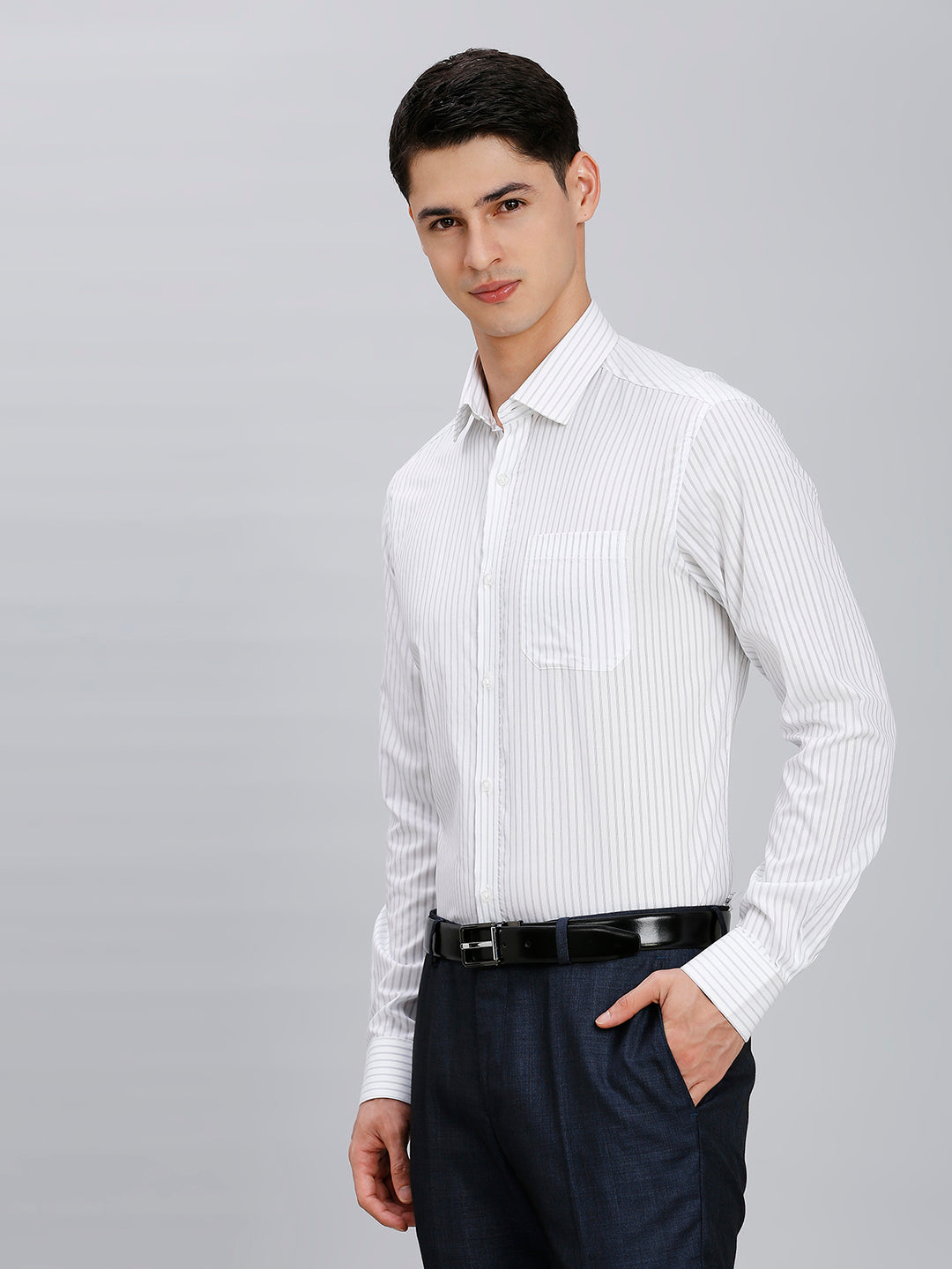 Pima Cotton White & Blue Checks Regular Fit Formal Full Sleeve Shirt