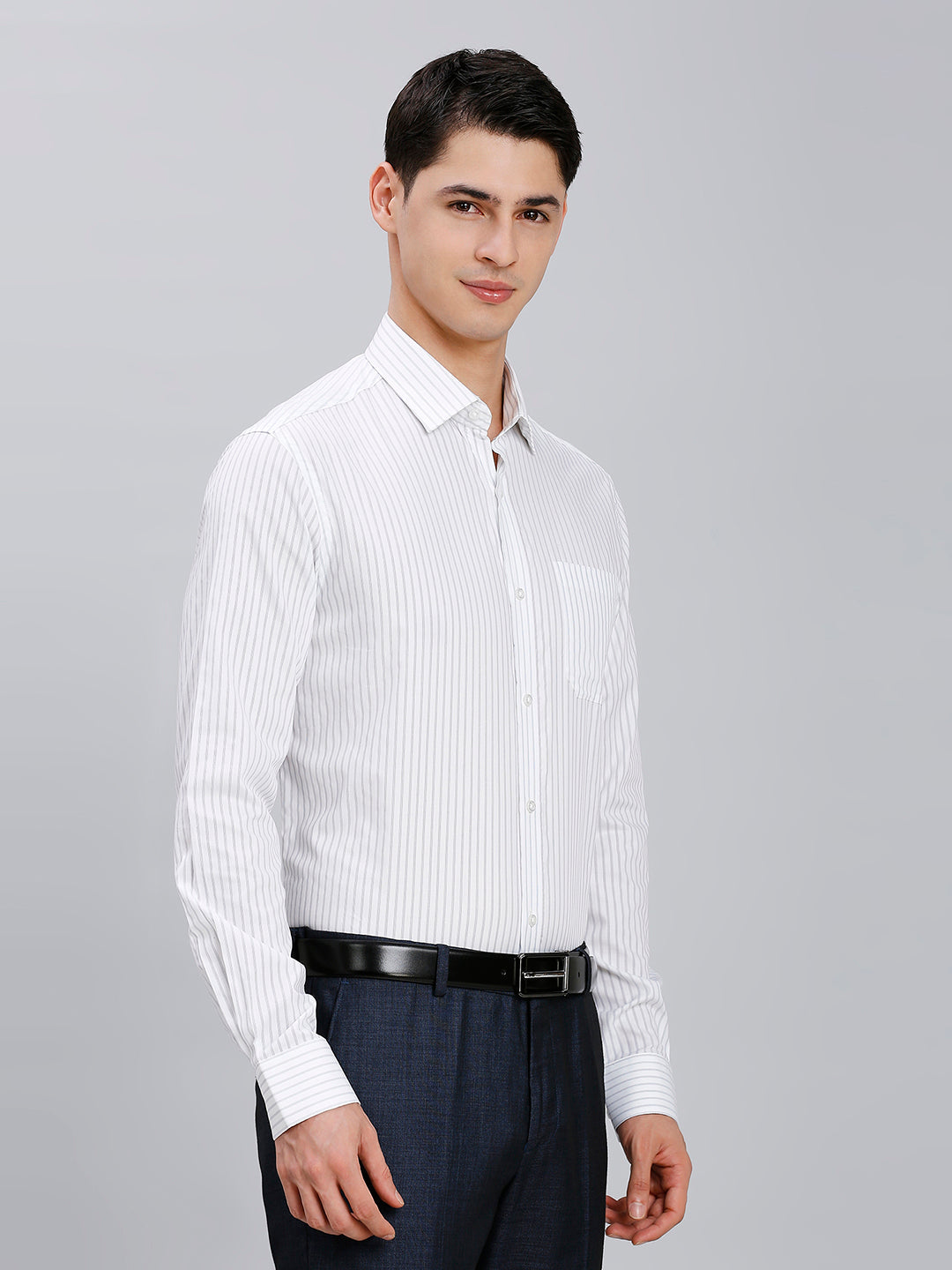 Pima Cotton White & Blue Checks Regular Fit Formal Full Sleeve Shirt
