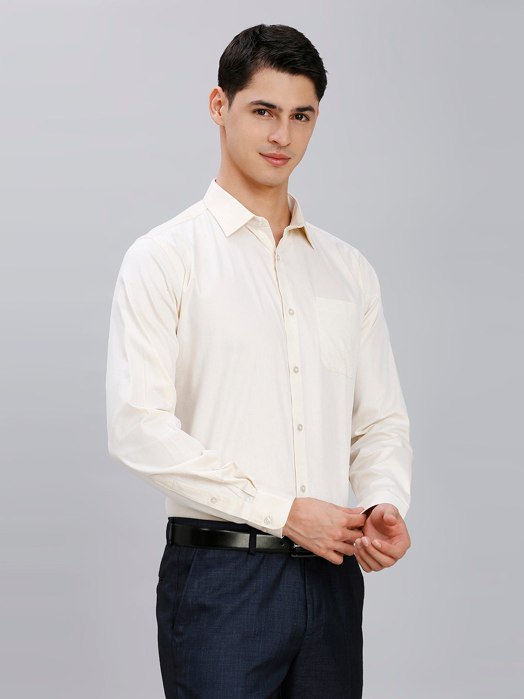 Cream Solid 100% Cotton Regular Fit Formal Full Sleeve Shirt