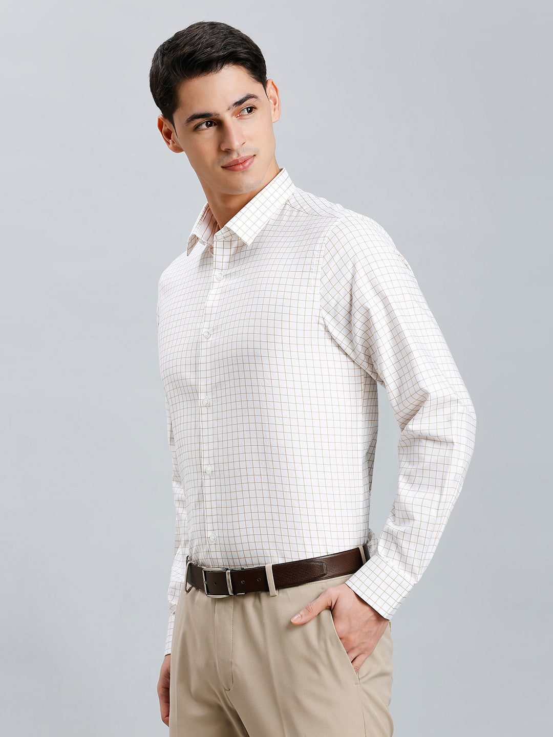 White & Beige Checks 100% Cotton Slim Fit Formal Full Sleeve Shirt