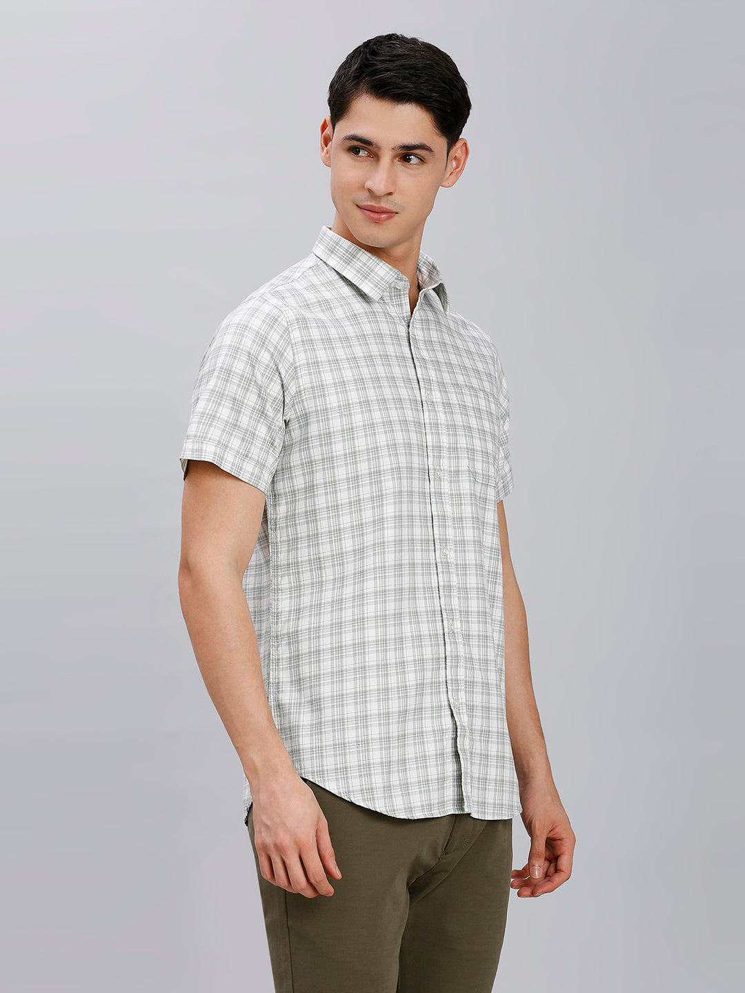 Moss & White Checks 100% Cotton Slim Fit Casual Half Sleeve Shirt