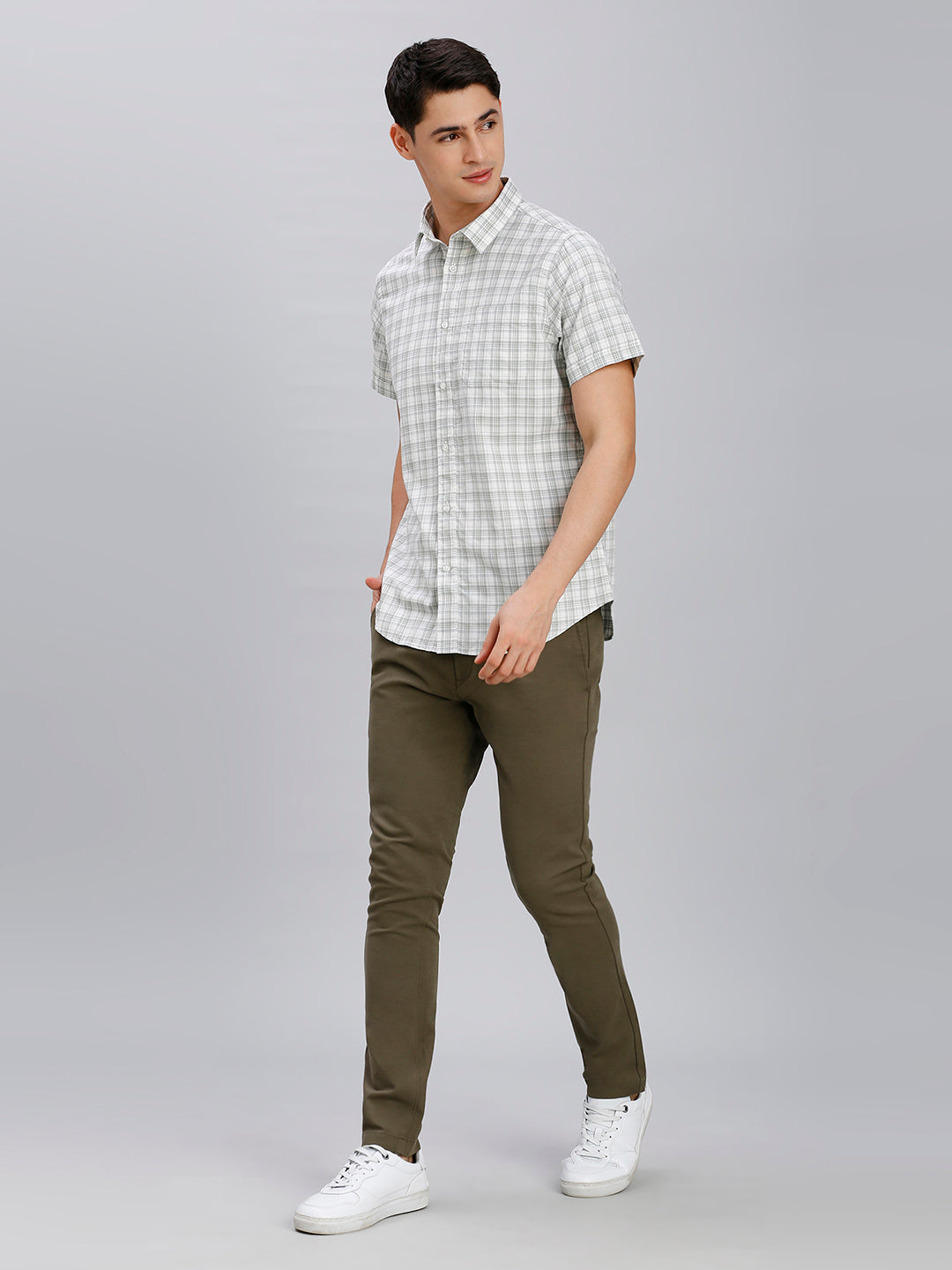 Moss & White Checks 100% Cotton Slim Fit Casual Half Sleeve Shirt