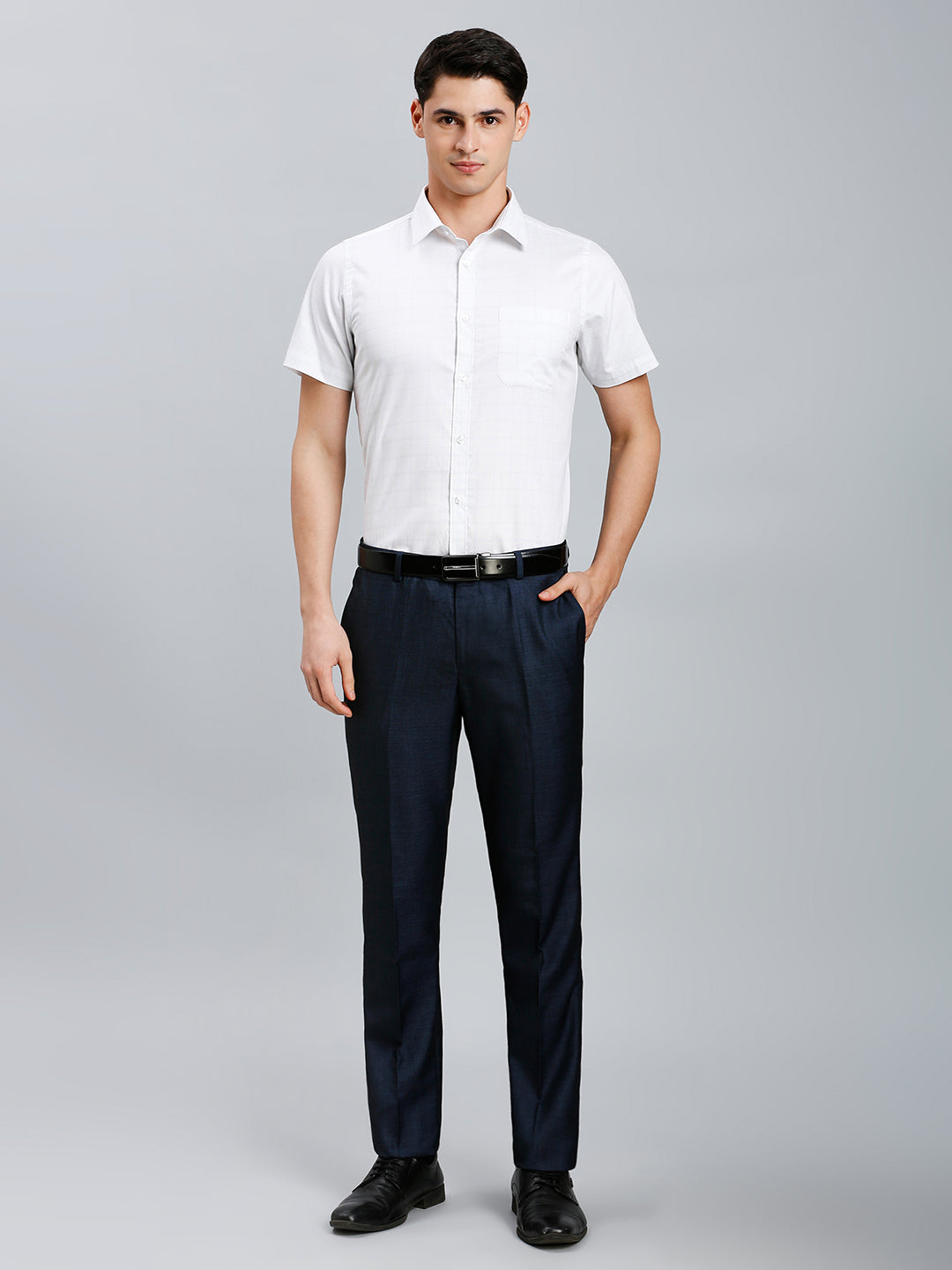 Sky & Pink Dobby Y/D 100% Cotton Regular Fit Formal Half Sleeve Shirt