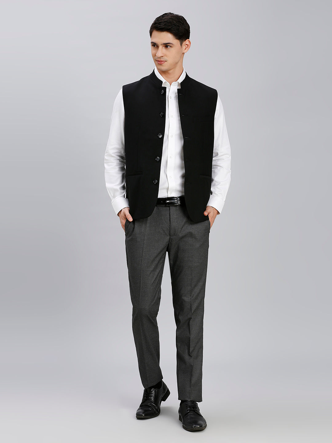 Black Plain Poly Viscose Elastane Tailor Fit Formal S/Less Waistcoat