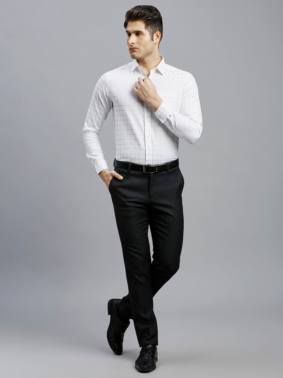 Sophisticated White & Navy Checks Pima Cotton Regular Fit Formal Full Sleeve Shirt