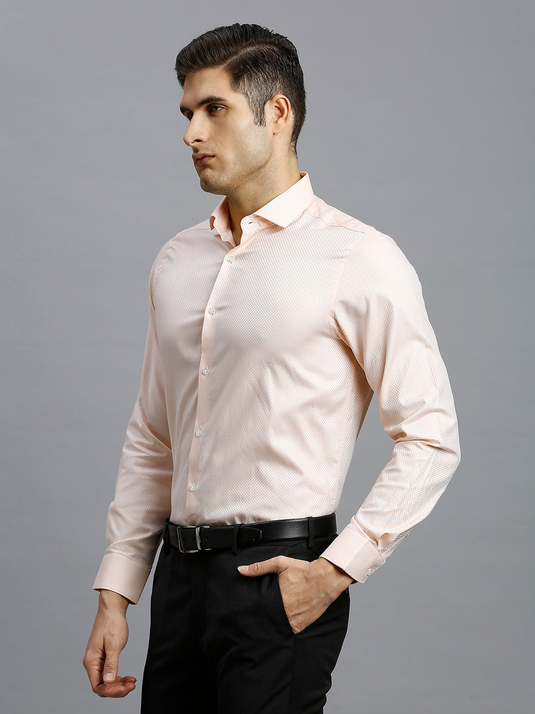 Peach Solid 100% Cotton Slim Fit Formal Full Sleeve Shirt