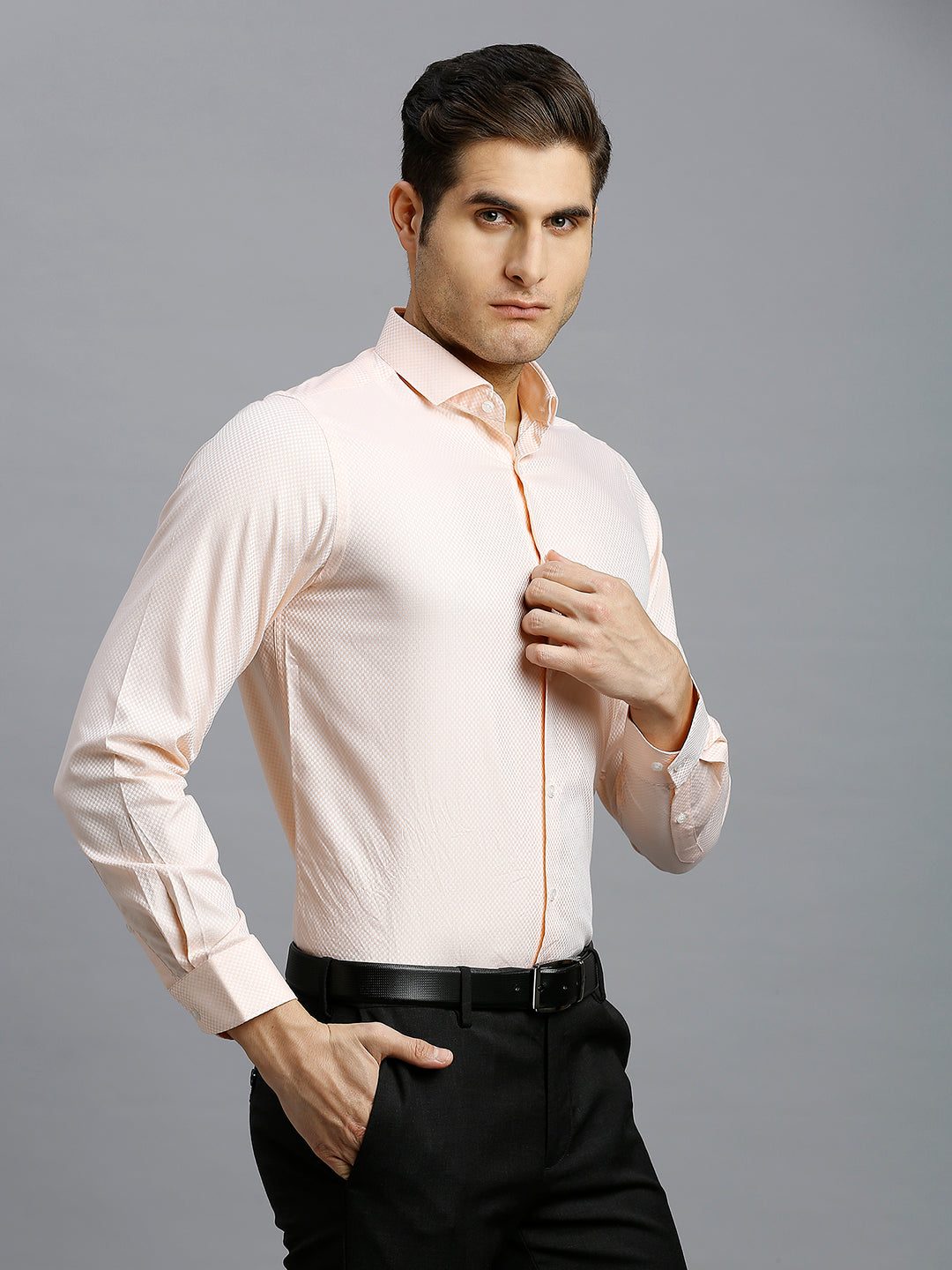 Peach Solid 100% Cotton Slim Fit Formal Full Sleeve Shirt