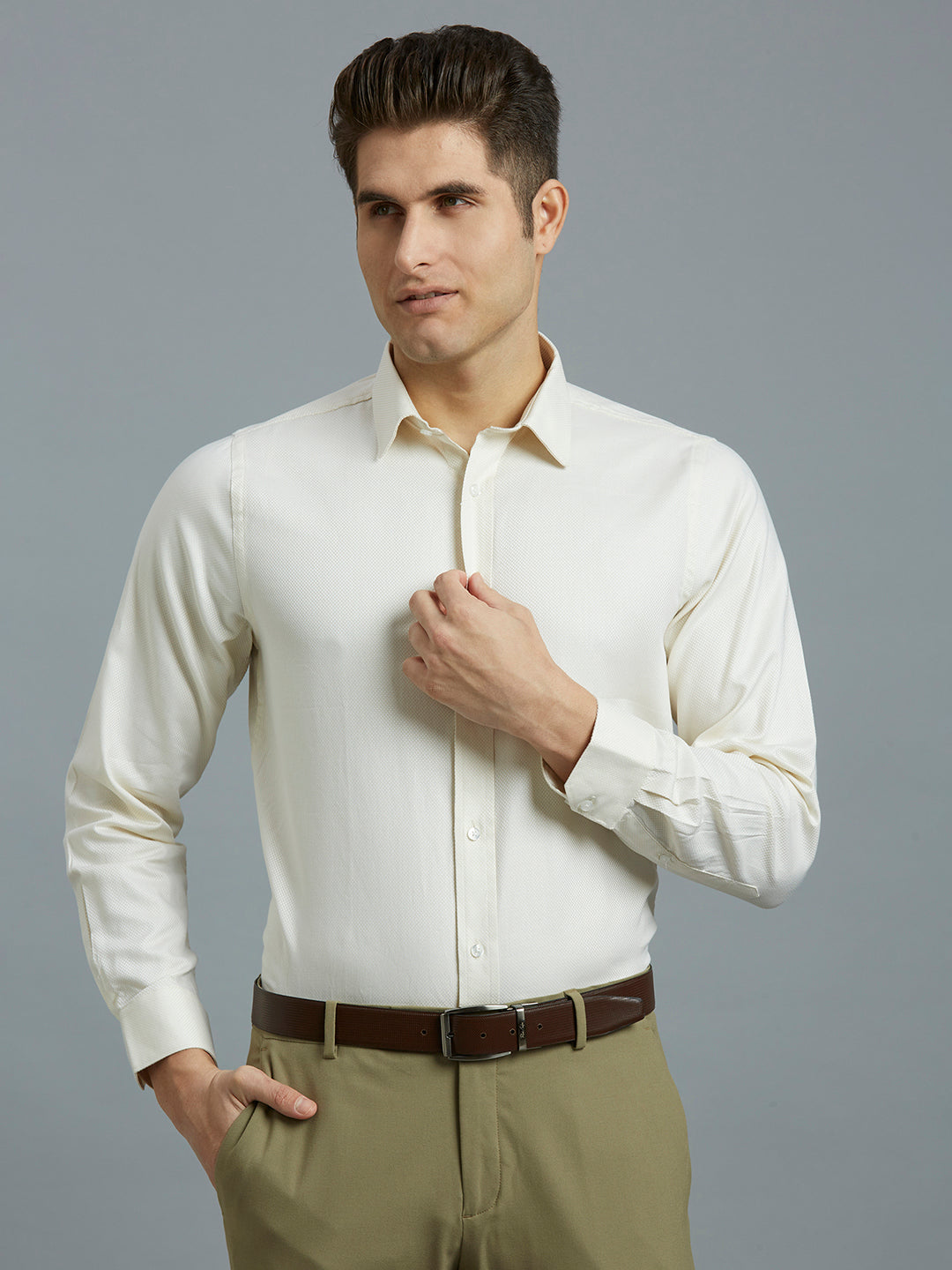Cream Solid 100% Cotton Slim Fit Formal Full Sleeve Shirt