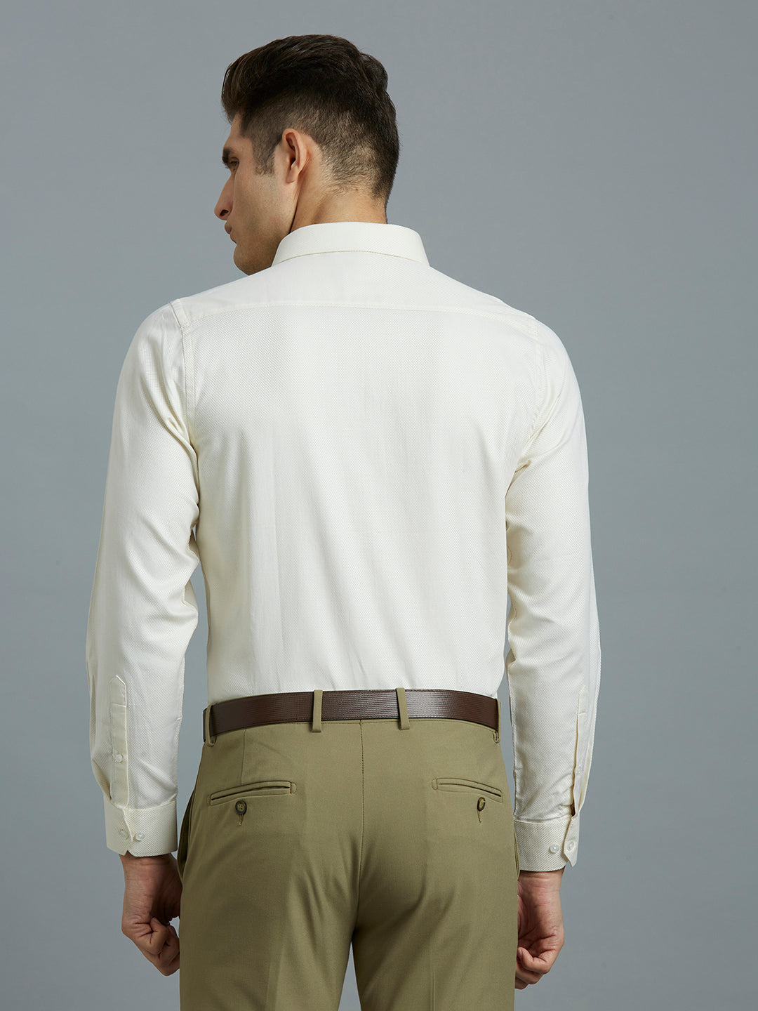 Cream Solid 100% Cotton Slim Fit Formal Full Sleeve Shirt