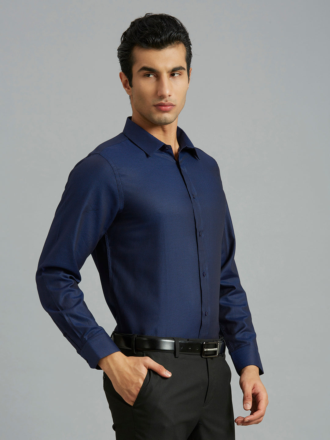 Modern Dark Blue Solid 100% Cotton Slim Fit Formal Full Sleeve Shirt
