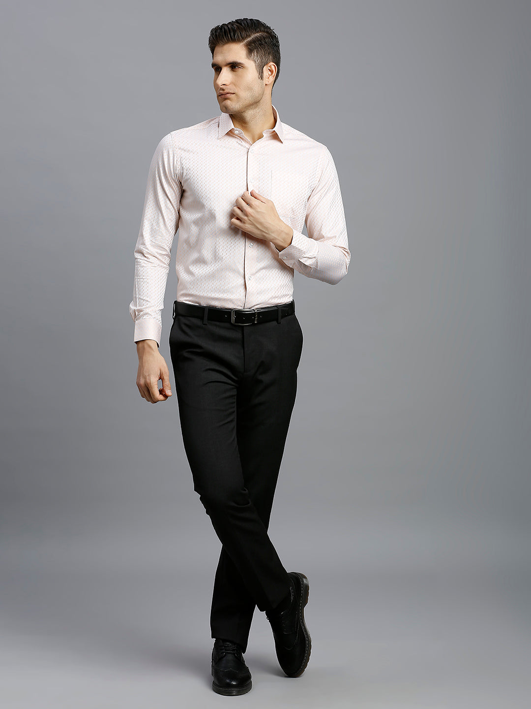 Peach Solid 100% Cotton Regular Fit Formal Full Sleeve Shirt