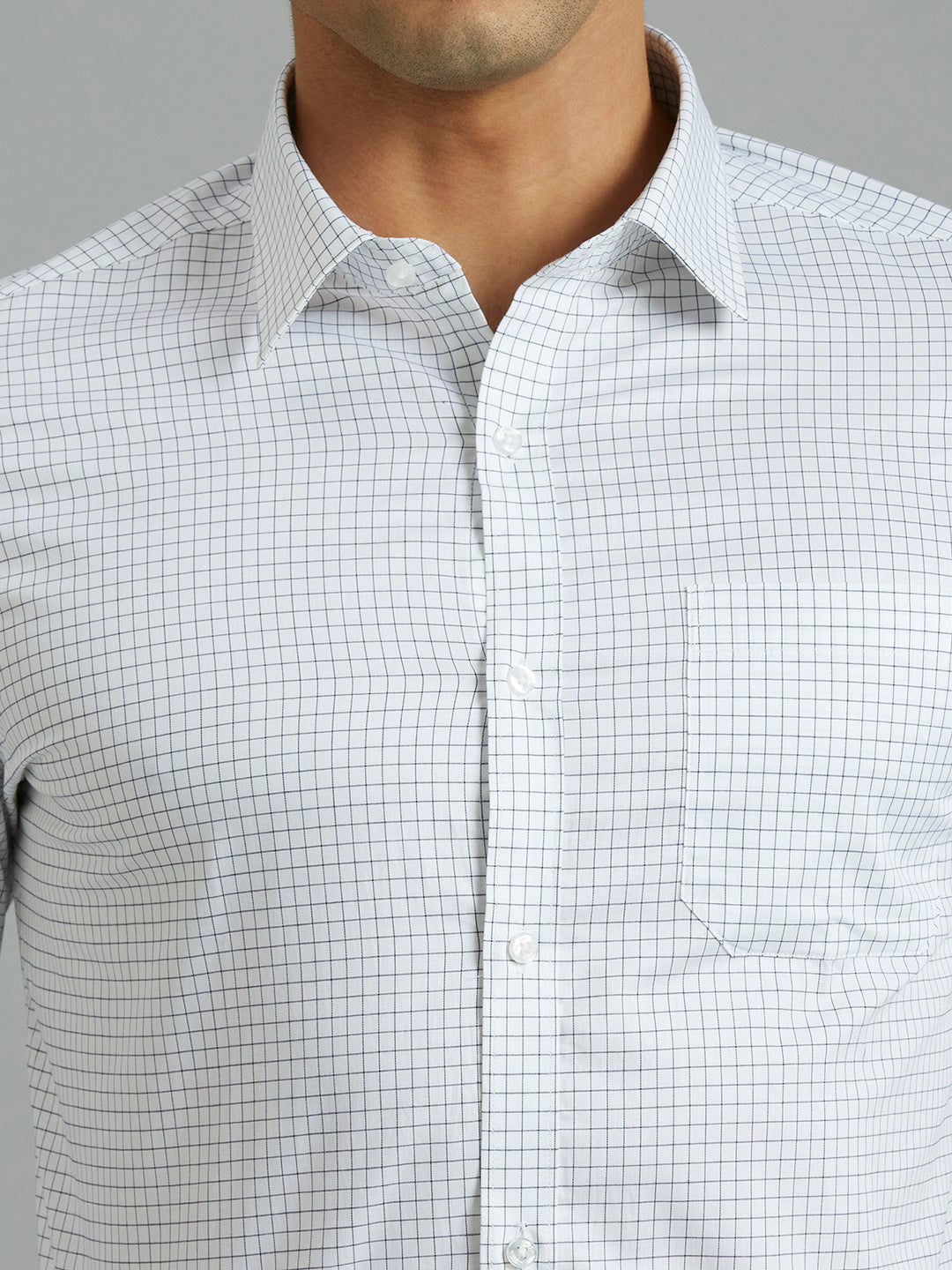 White & Navy Checks 100% Cotton Slim Fit Formal Full Sleeve Shirt