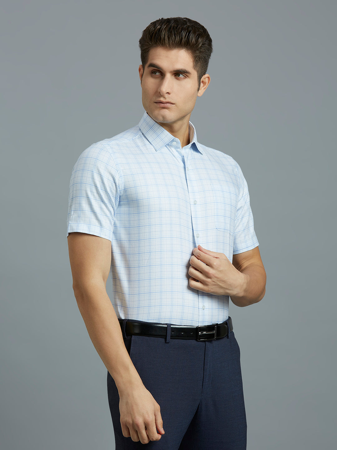 White & Dark Blue & Light Blue Checks 100% Cotton Regular Fit Formal Half Sleeve Shirt