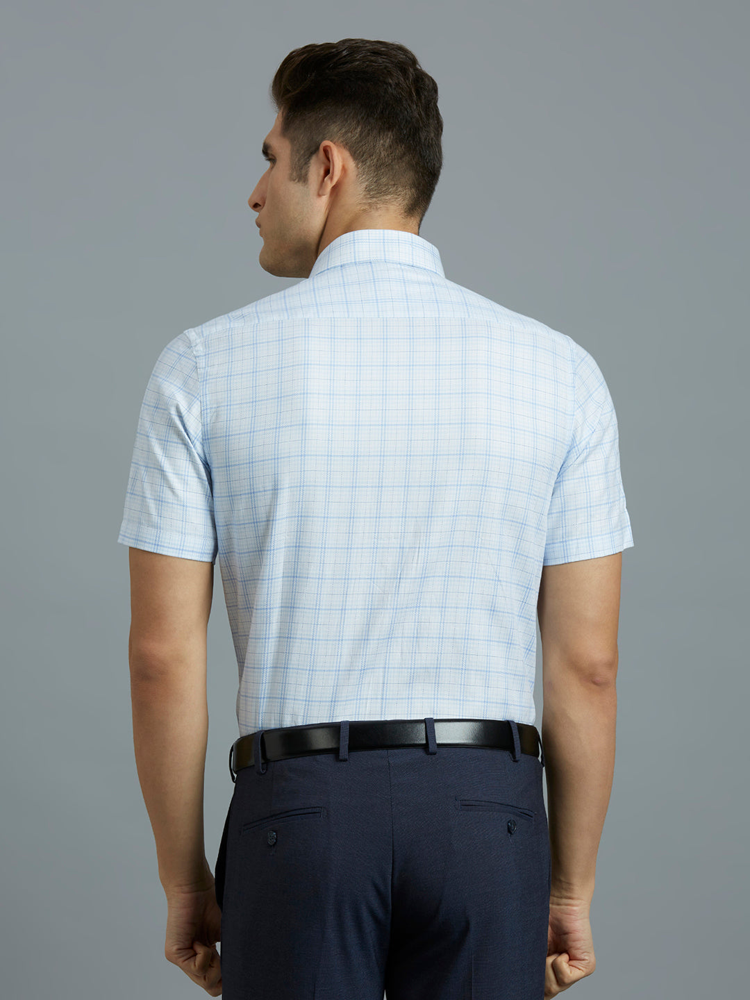 White & Dark Blue & Light Blue Checks 100% Cotton Regular Fit Formal Half Sleeve Shirt