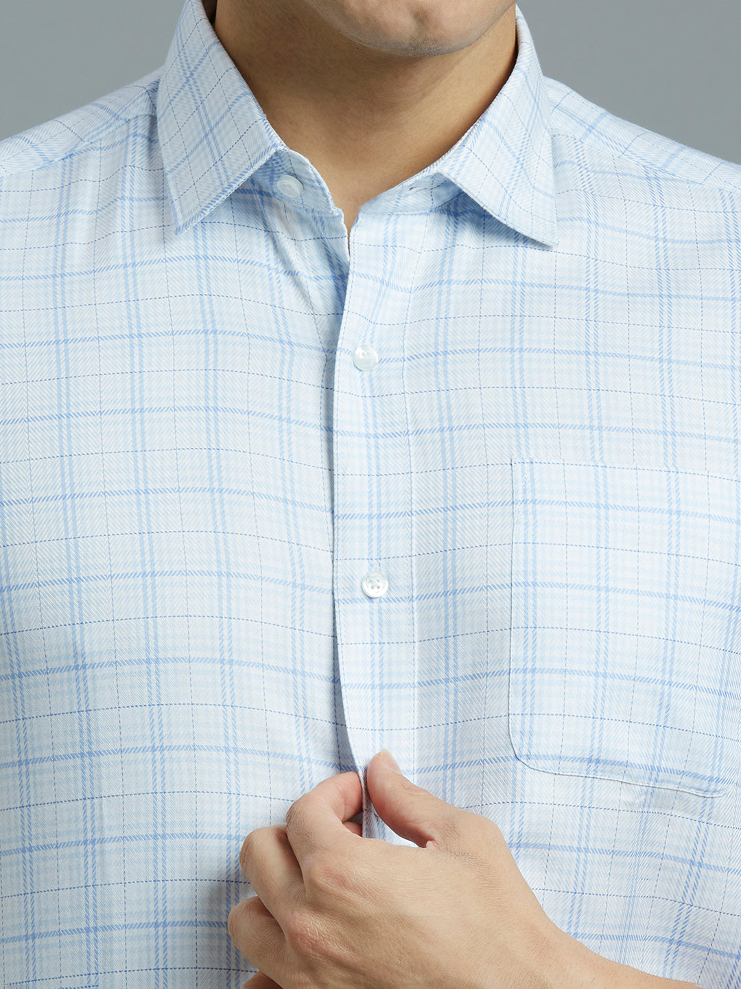 White & Dark Blue & Light Blue Checks 100% Cotton Regular Fit Formal Half Sleeve Shirt