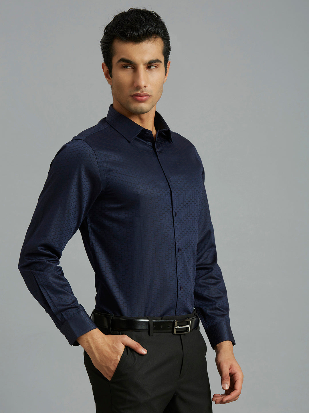 Dark Blue Solid 100% Cotton Slim Fit Formal Full Sleeve Shirt