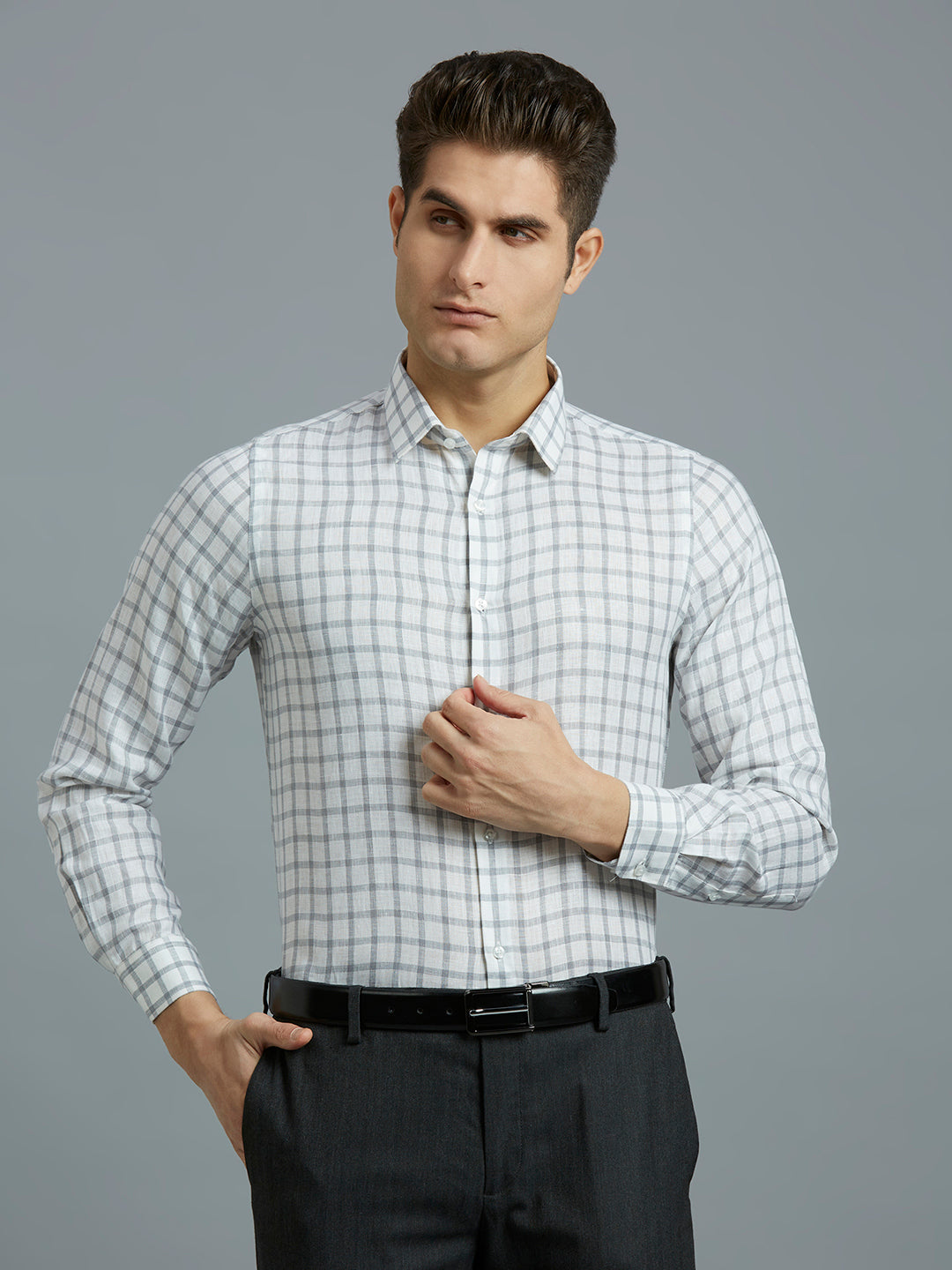 White & Black Checks 100% Linen Regular Fit Formal Full Sleeve Shirt