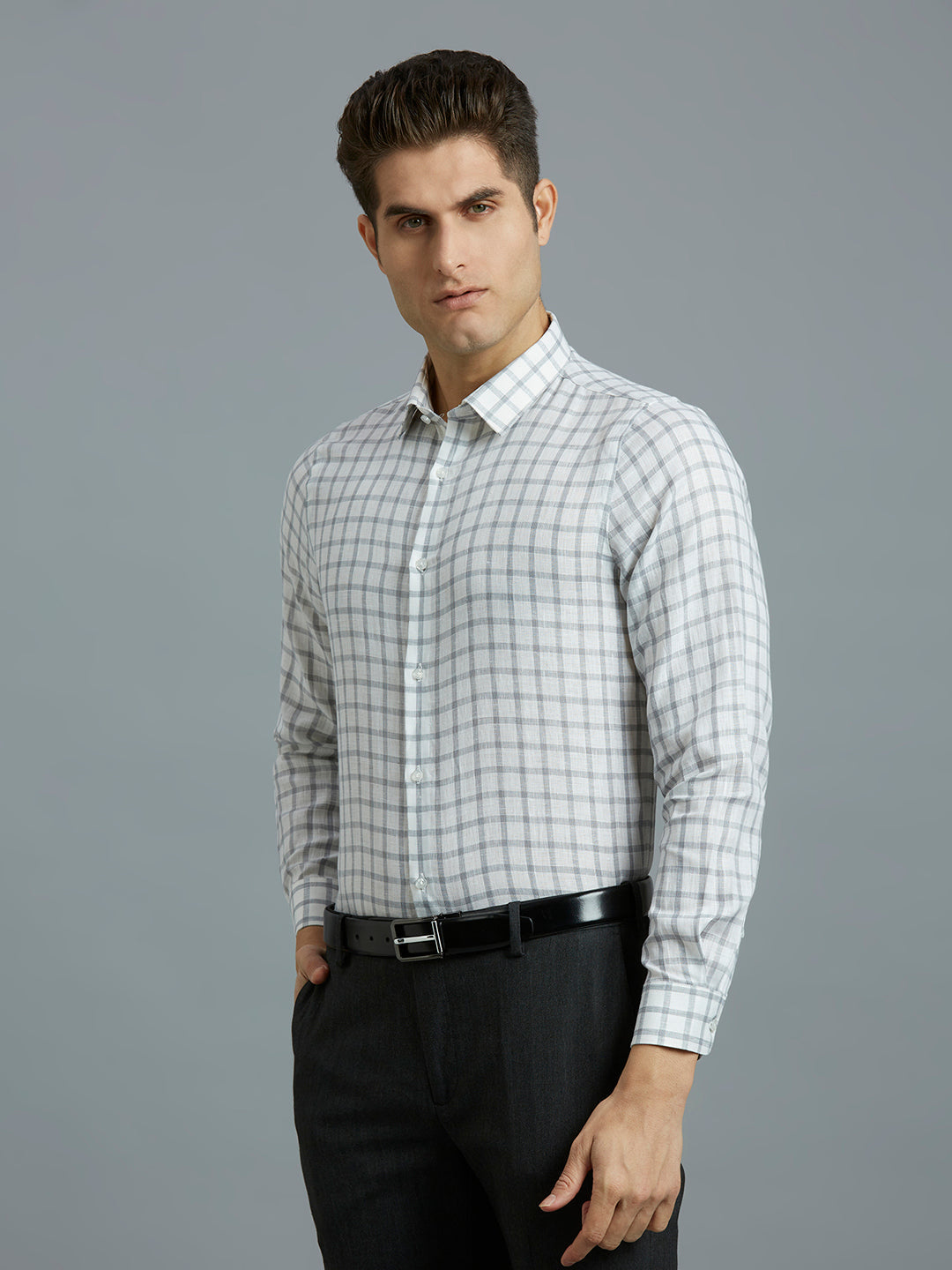 White & Black Checks 100% Linen Regular Fit Formal Full Sleeve Shirt