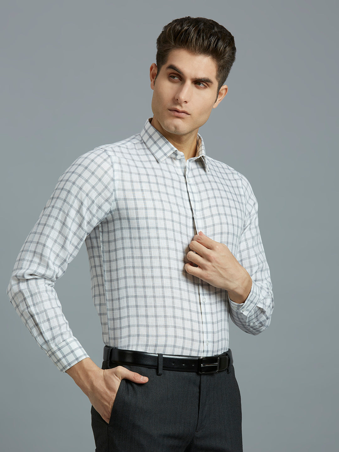 White & Black Checks 100% Linen Regular Fit Formal Full Sleeve Shirt