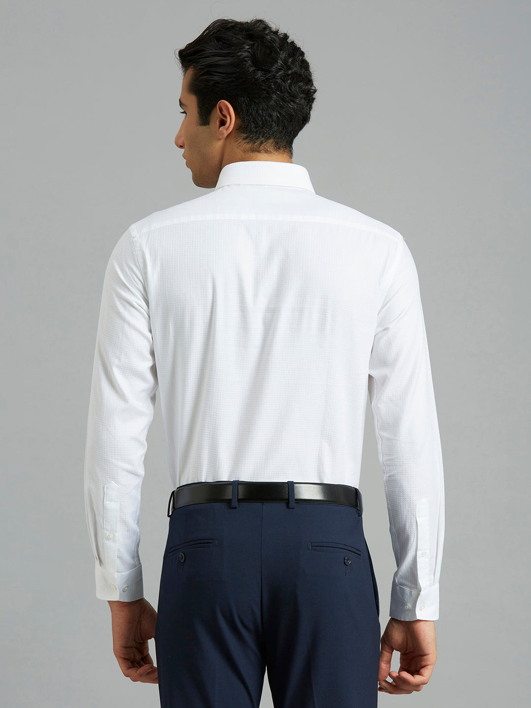 Stylish White Solid 100% Cotton Regular Fit Formal Full Sleeve Shirt