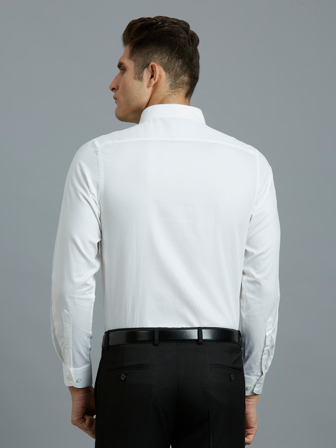 Sophisticated White Solid 100% Cotton Regular Fit Formal Full Sleeve Shirt