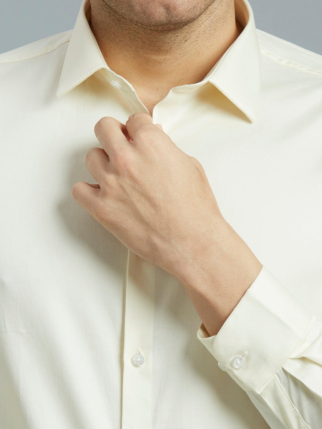 Cream Solid 60'S Satin Lycra Slim Fit Formal Full Sleeve Shirt