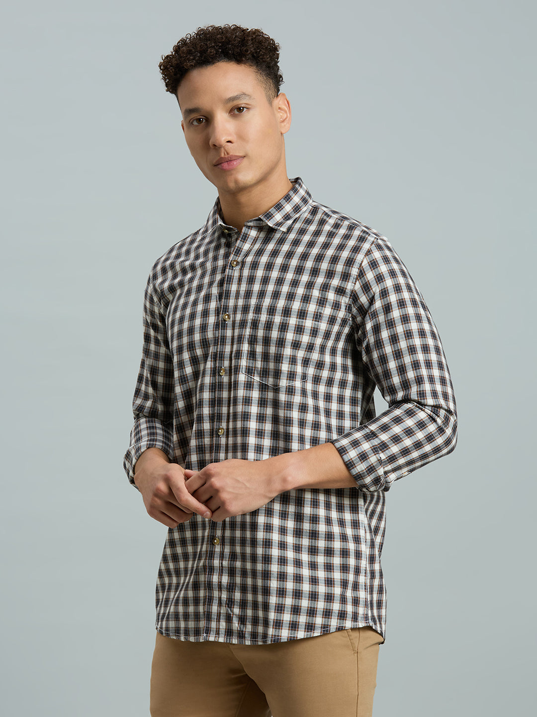 White & Navy Checks 100% Cotton Slim Fit Casual Full Sleeve Shirt