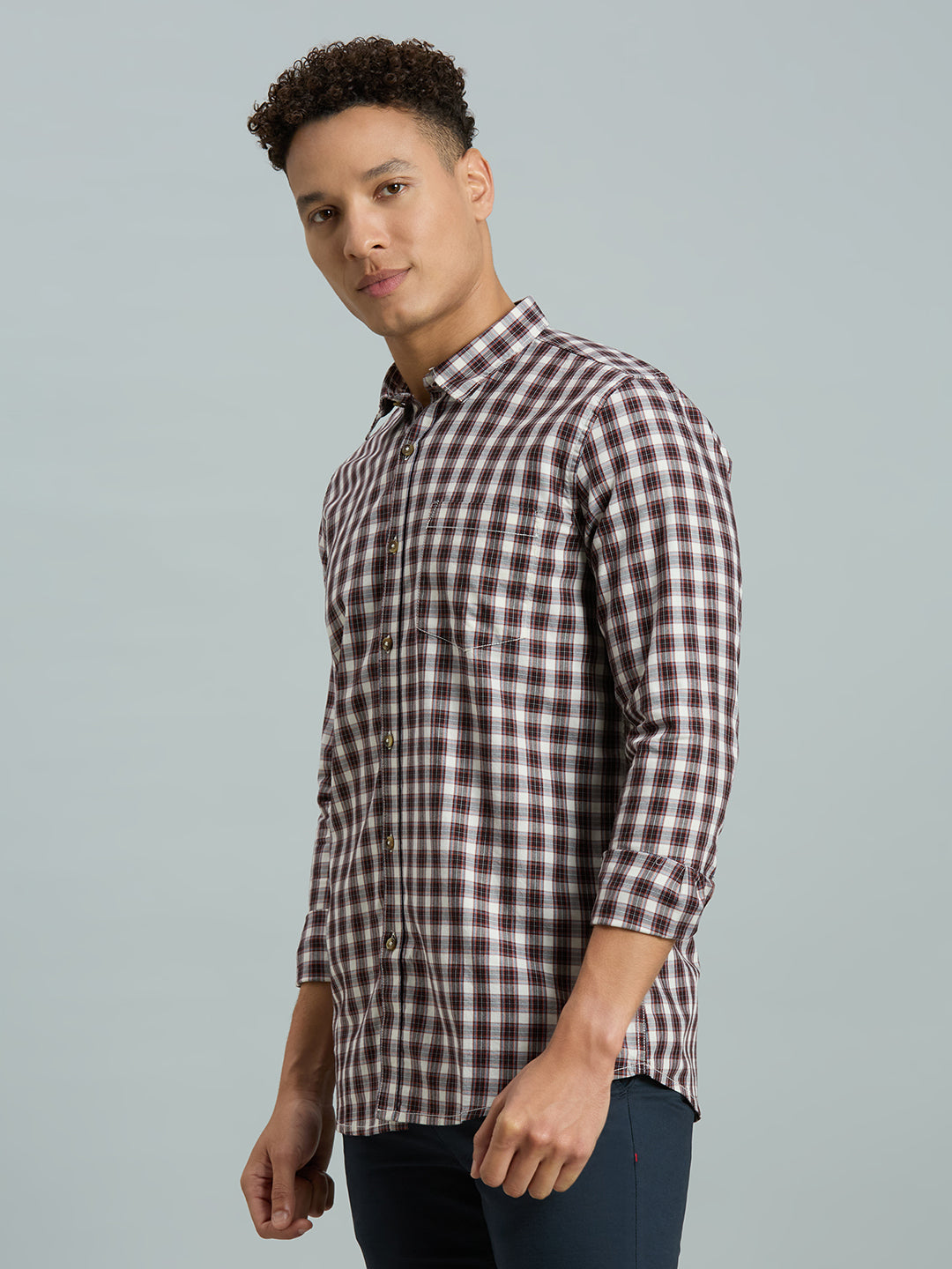 White & Red & Blk Checks 100% Cotton Slim Fit Casual Full Sleeve Shirt