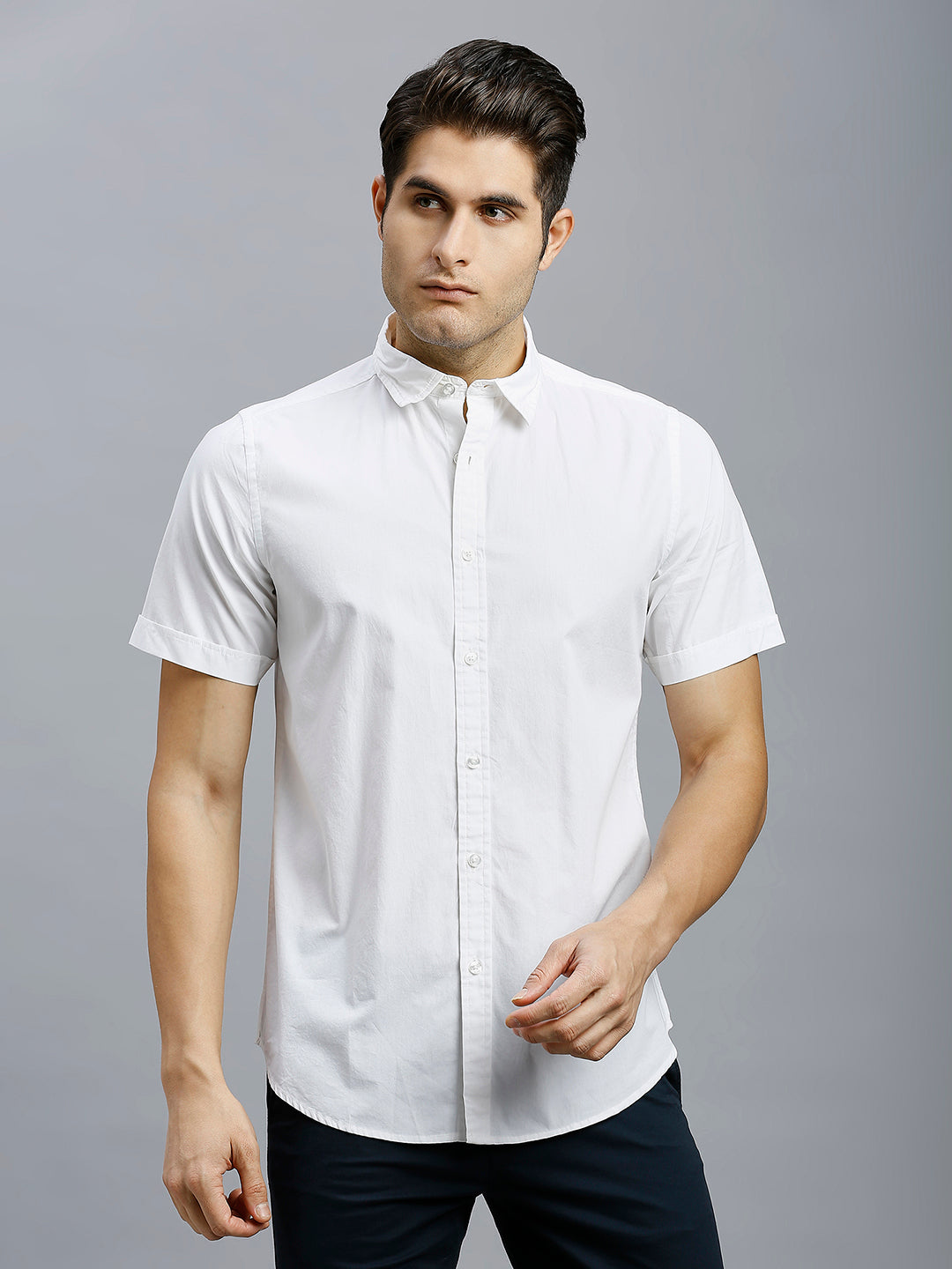 White Solid Peached Cotton Slim Fit Casual Half Sleeve Shirt