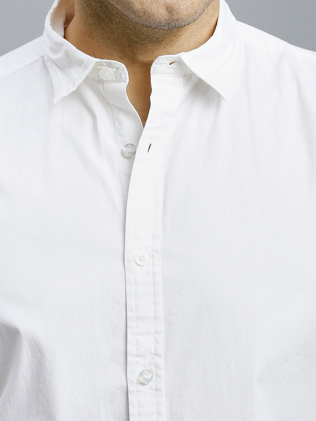 White Solid Peached Cotton Slim Fit Casual Half Sleeve Shirt