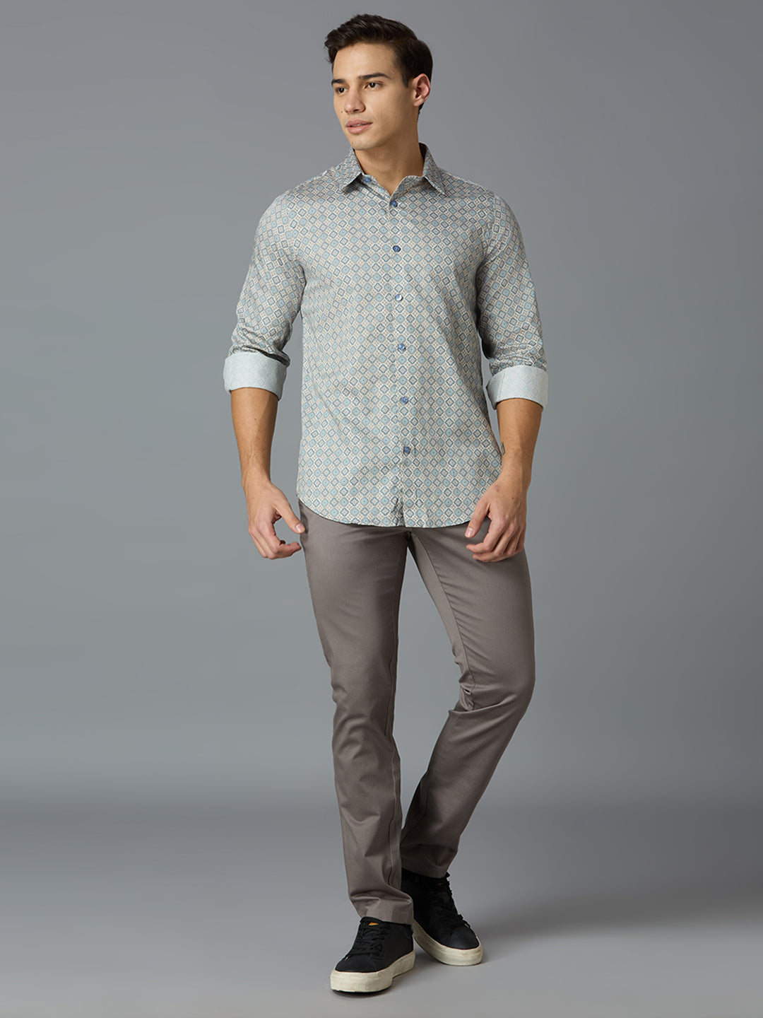 Blue & White Printed 100% Cotton Slim Fit Casual Full Sleeve Shirt