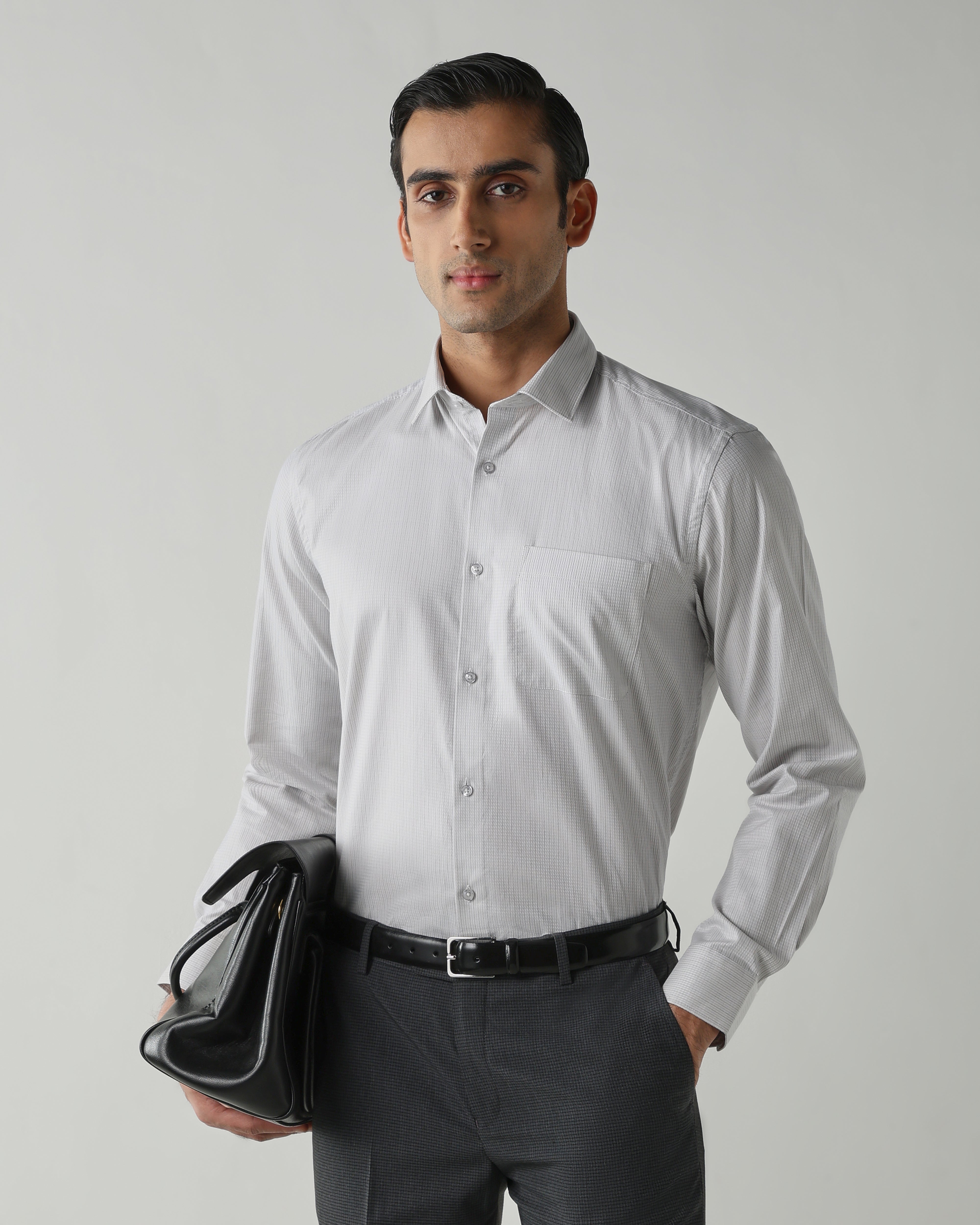 Grey shirts crafted in 100% cotton,