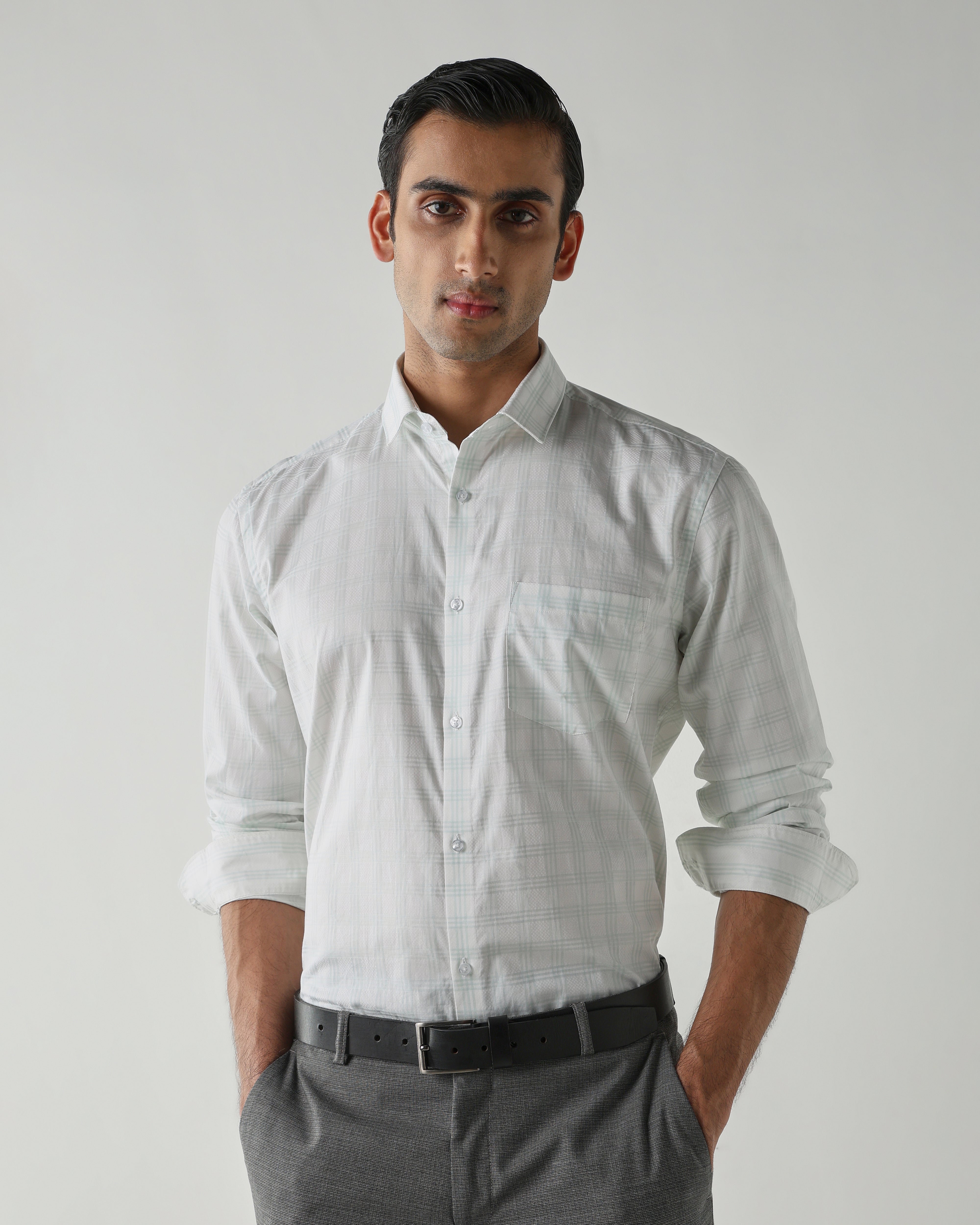 White/Pista shirts crafted in 100% cotton fabric