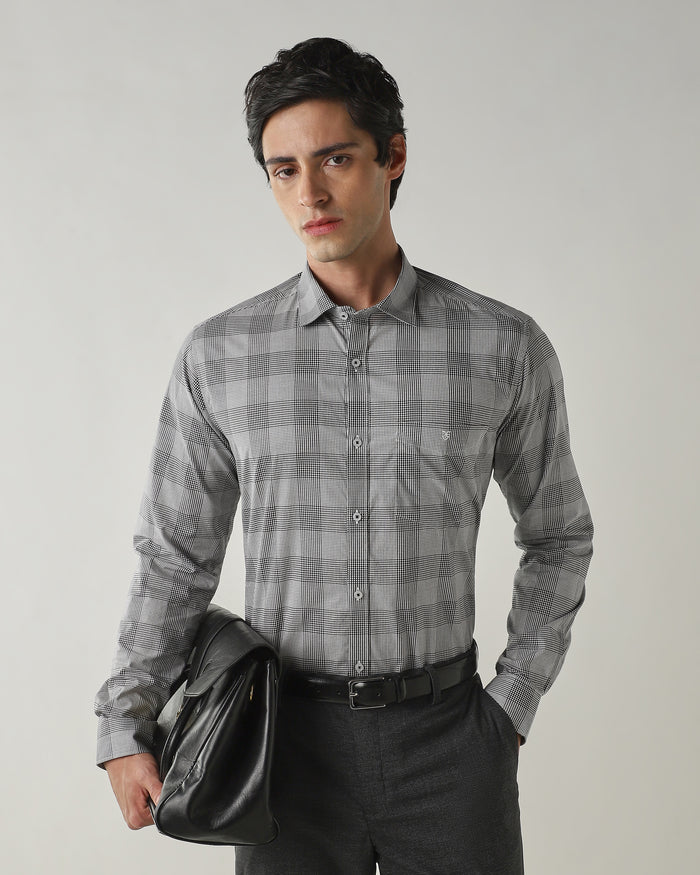 Men's Pure Cotton Checks Slim Fit Full Sleeve Casual Shirt - White & Black
