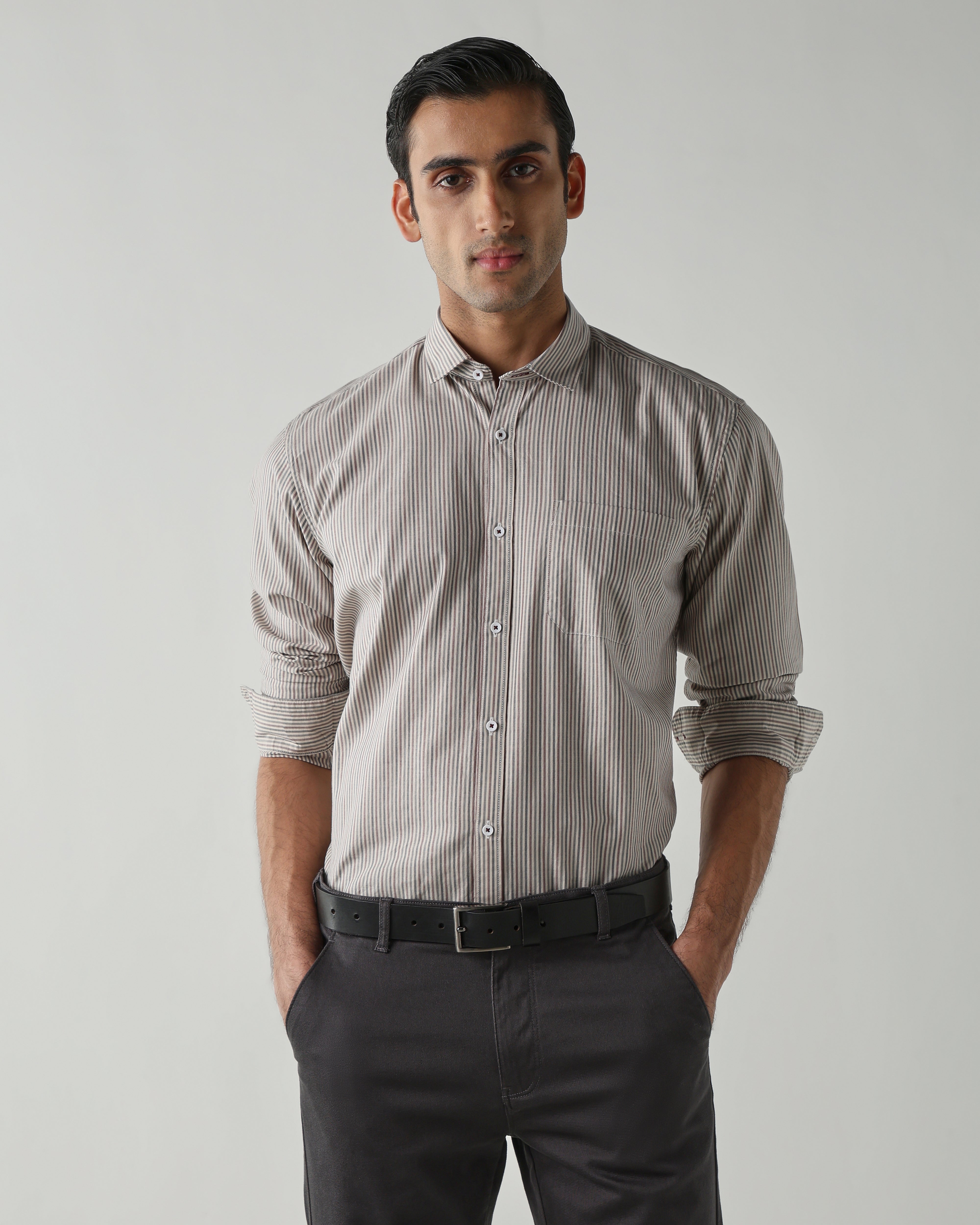 Navy/Red shirts crafted in 100% cotton,