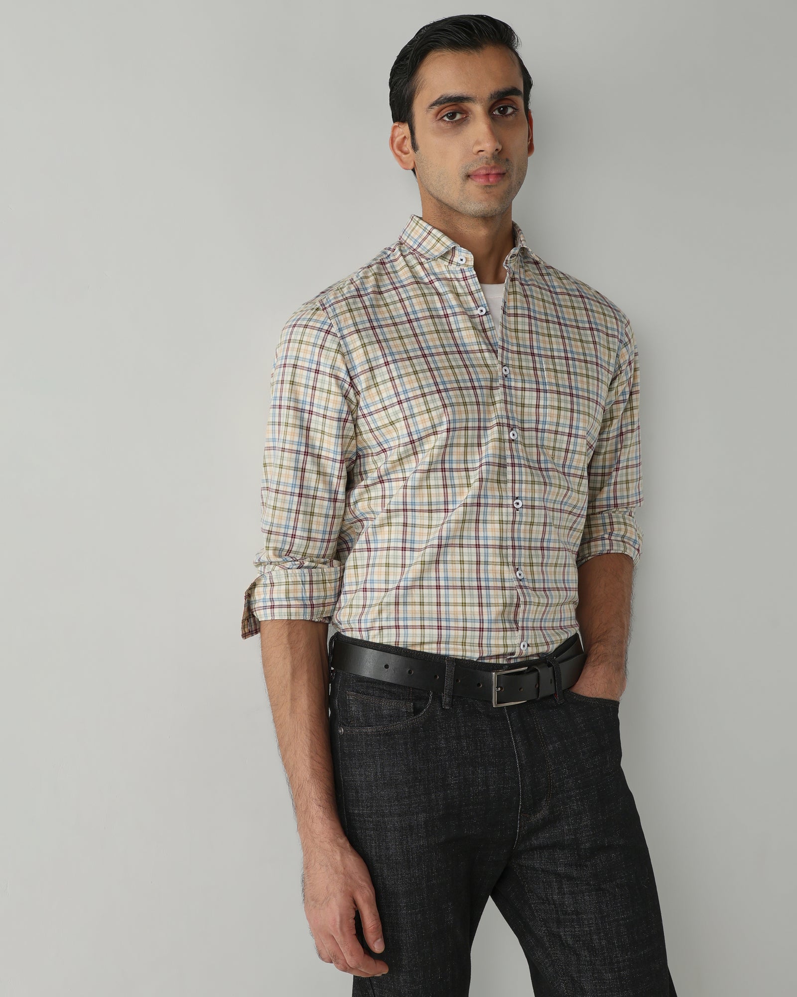 Green/Red shirts crafted in 100% cotton,