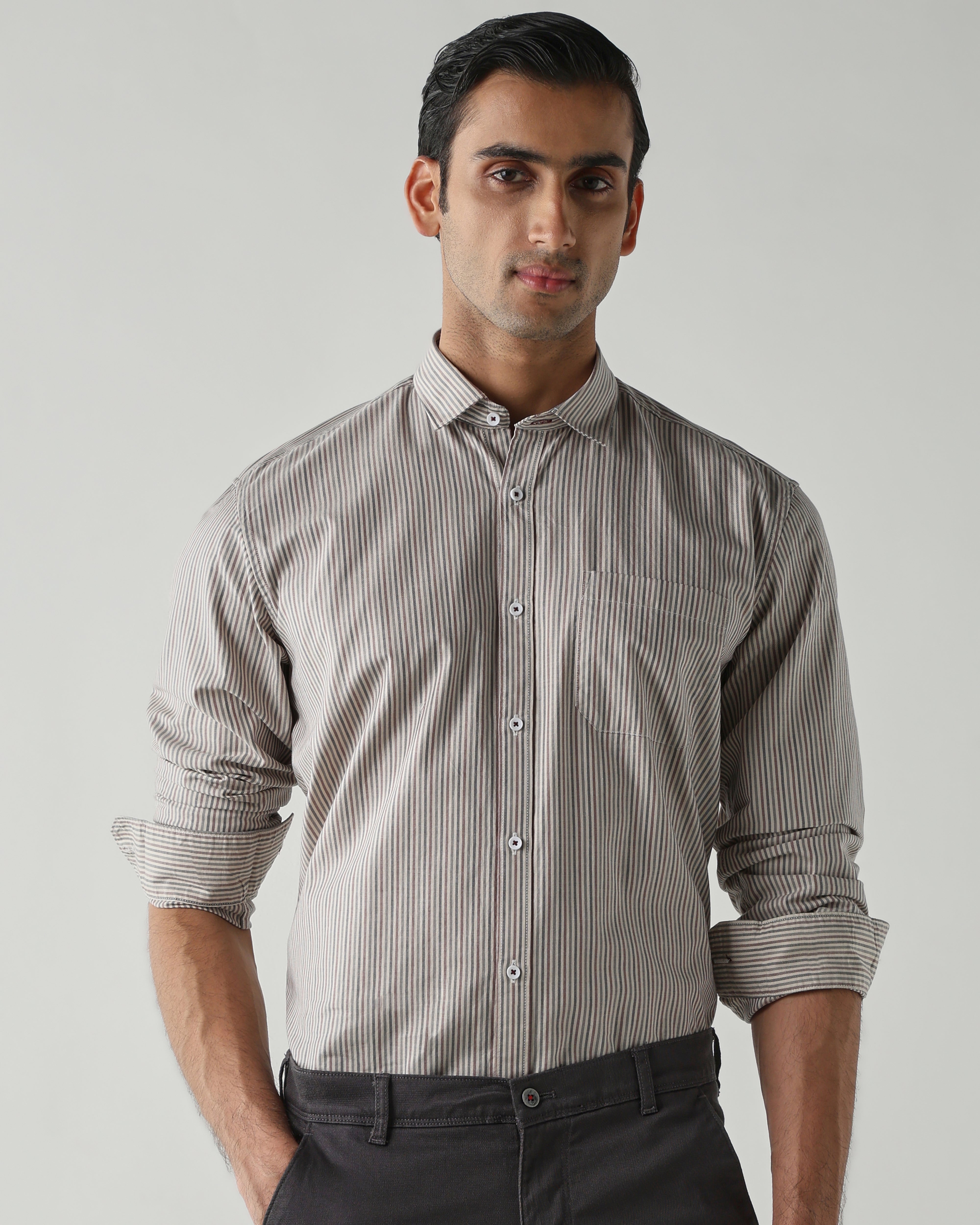 Navy/Red shirts crafted in 100% cotton,