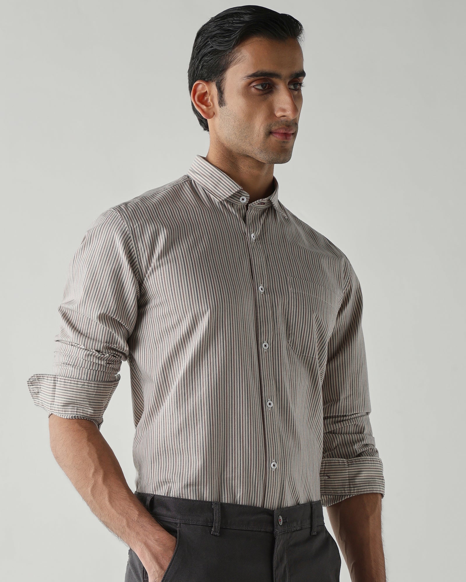 Navy/Red shirts crafted in 100% cotton,